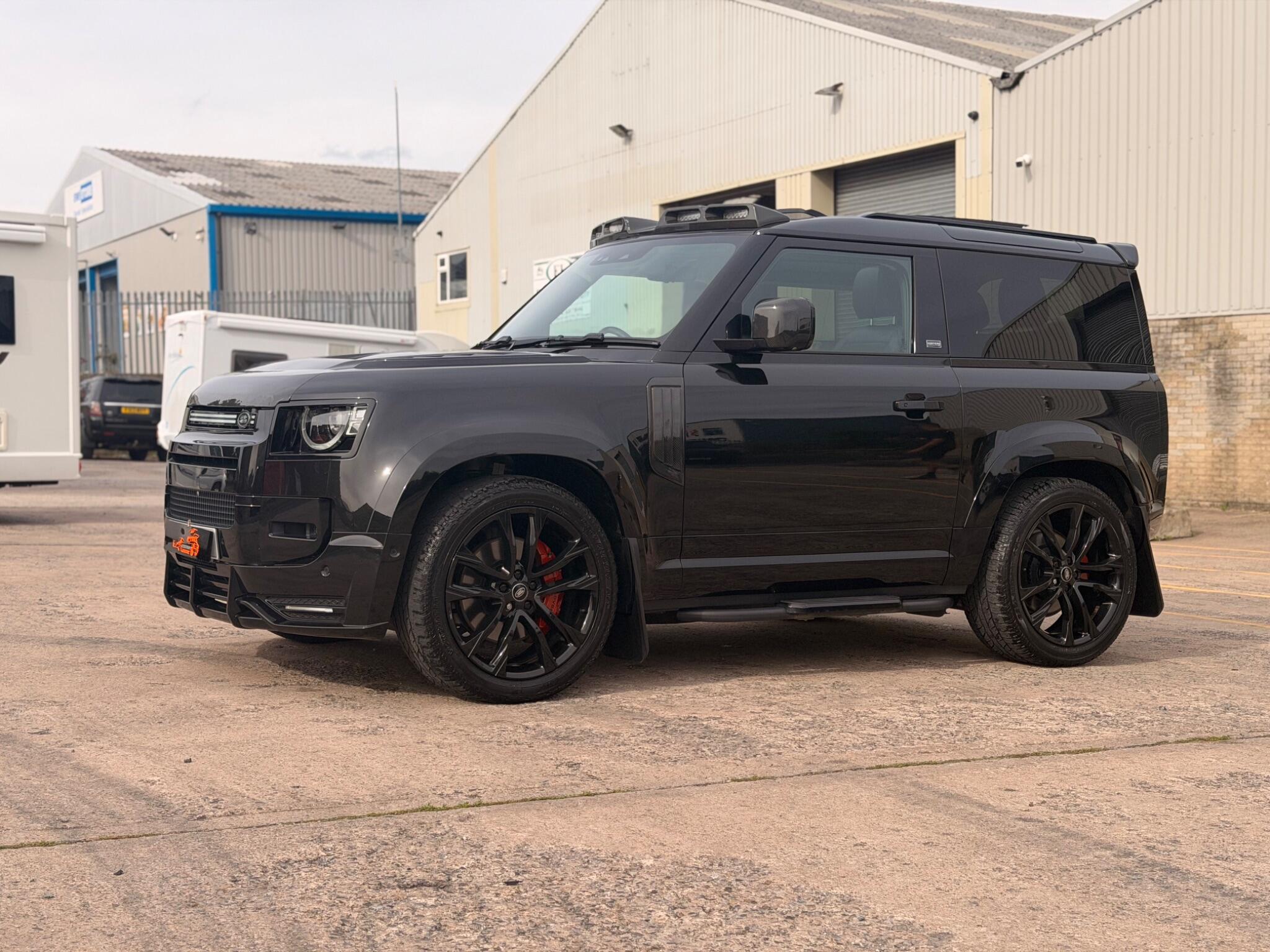 Land Rover Defender view 35