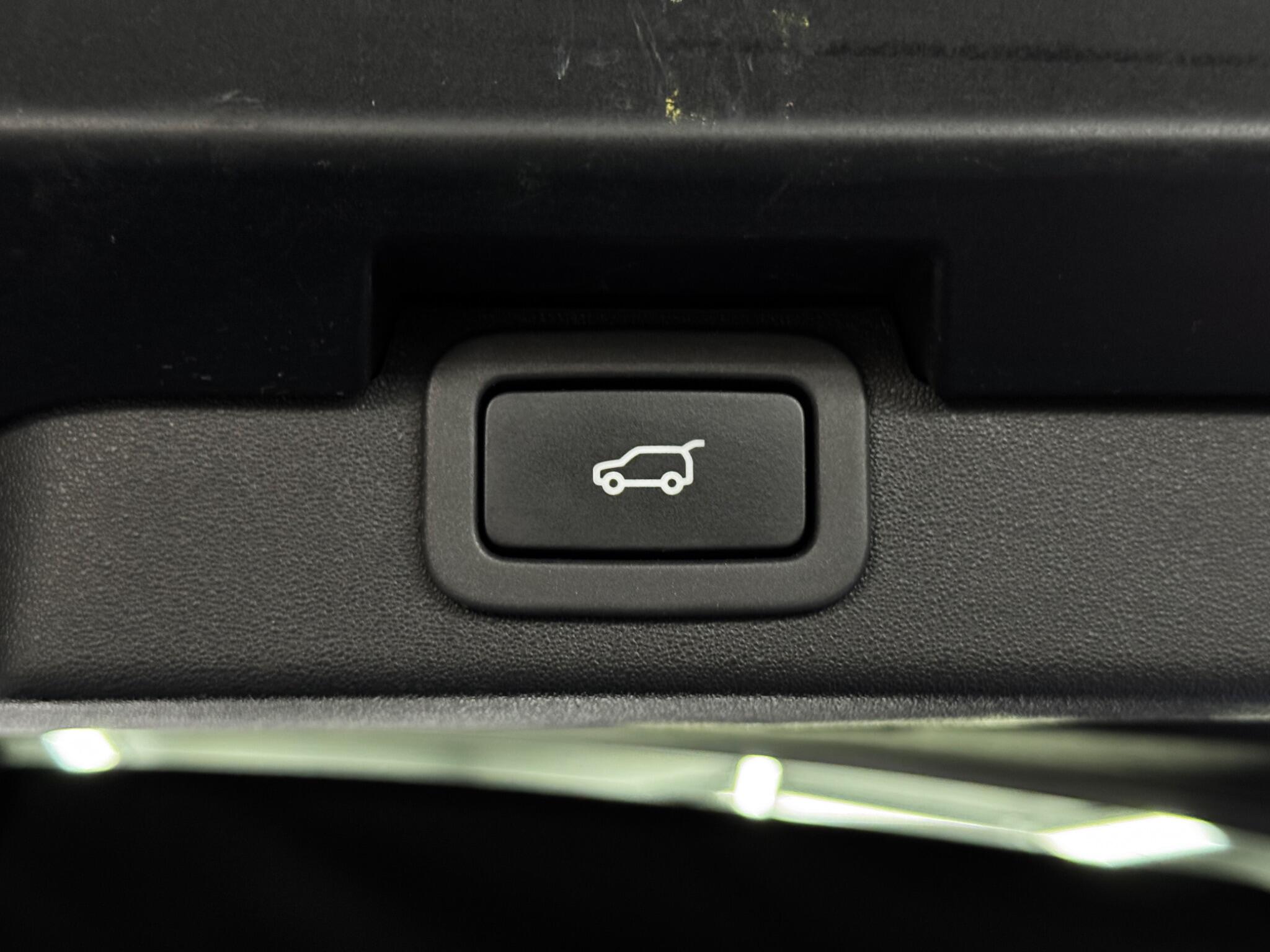 Land Rover Discovery view 45