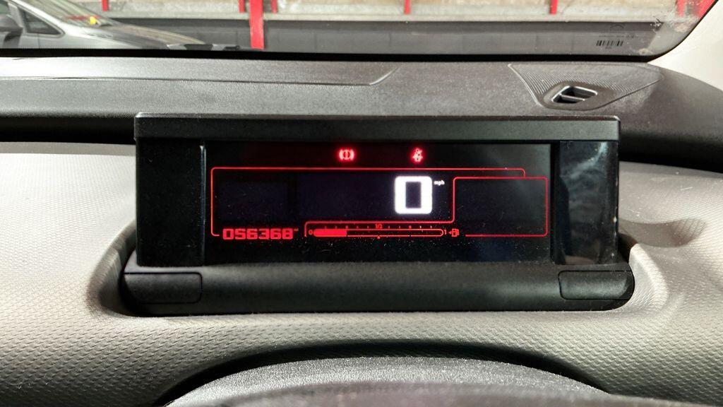 Citroen C4 Cactus view 10
