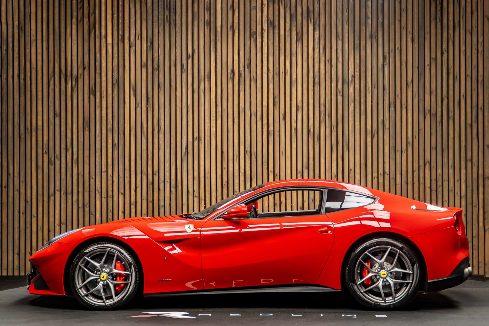Ferrari F12 view 7
