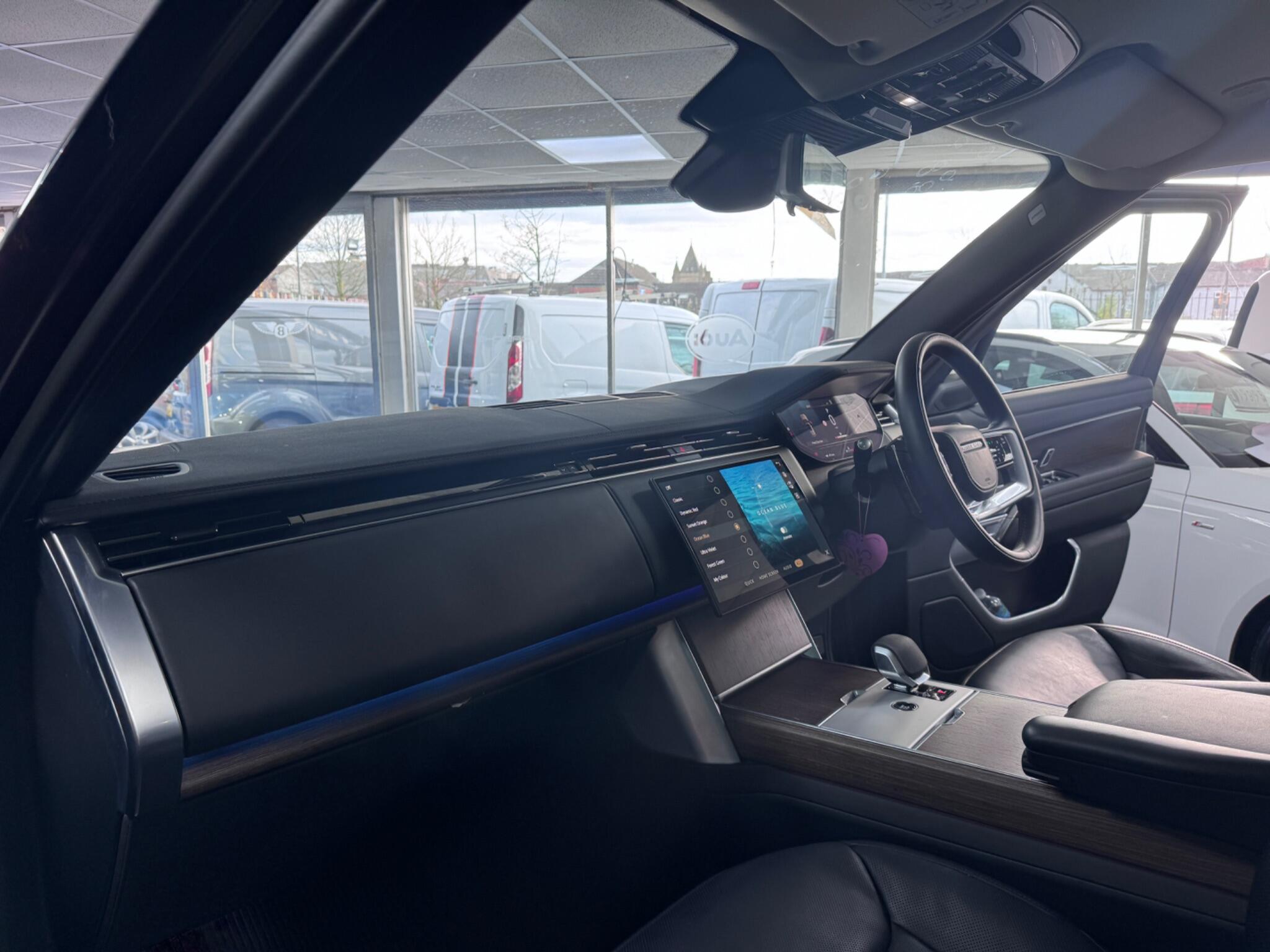 Land Rover Range Rover view 66