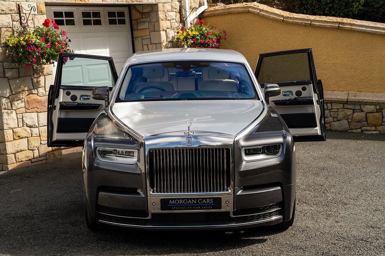 Rolls-Royce Phantom view 99