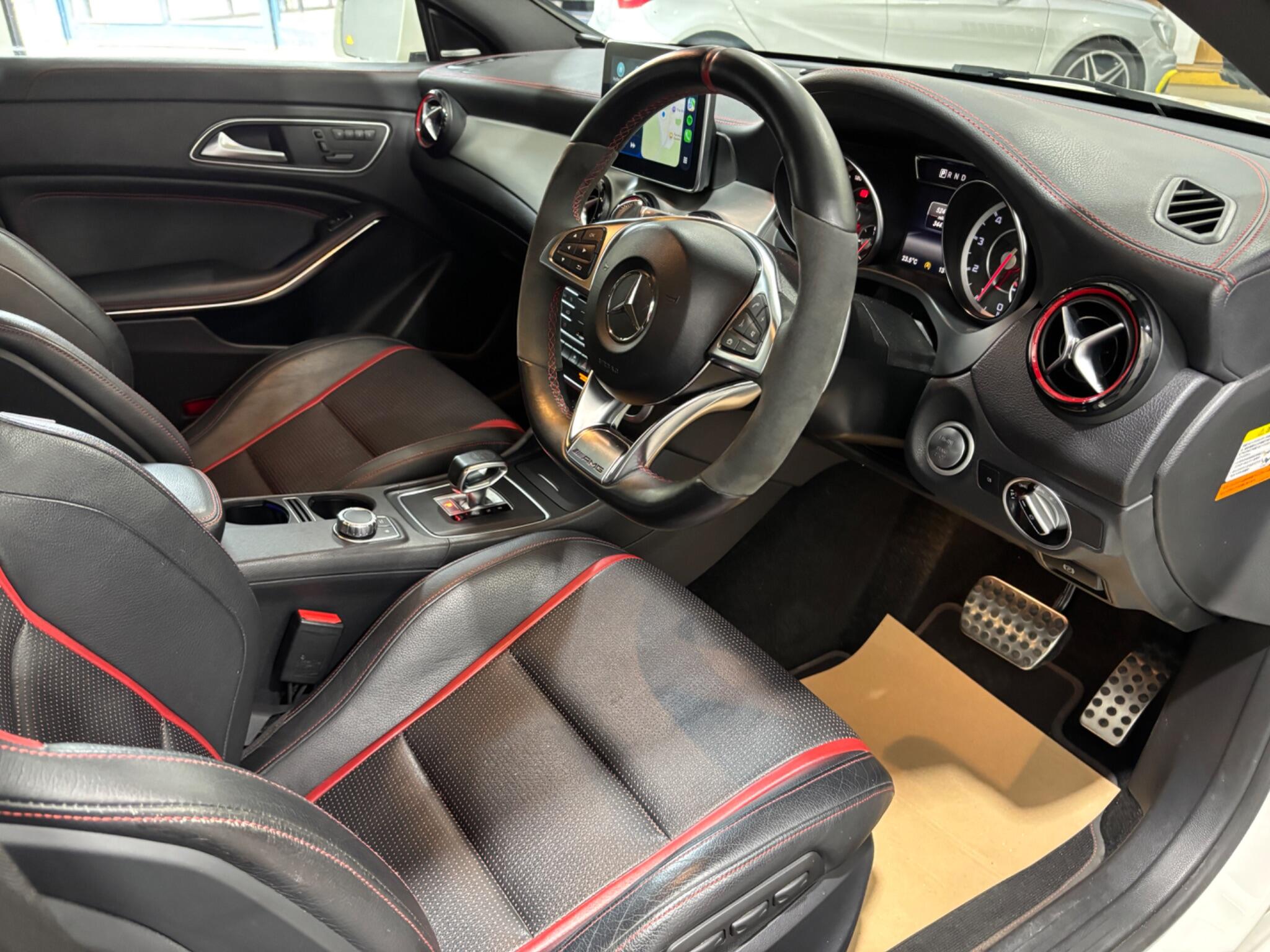 Mercedes-Benz Cla view 32