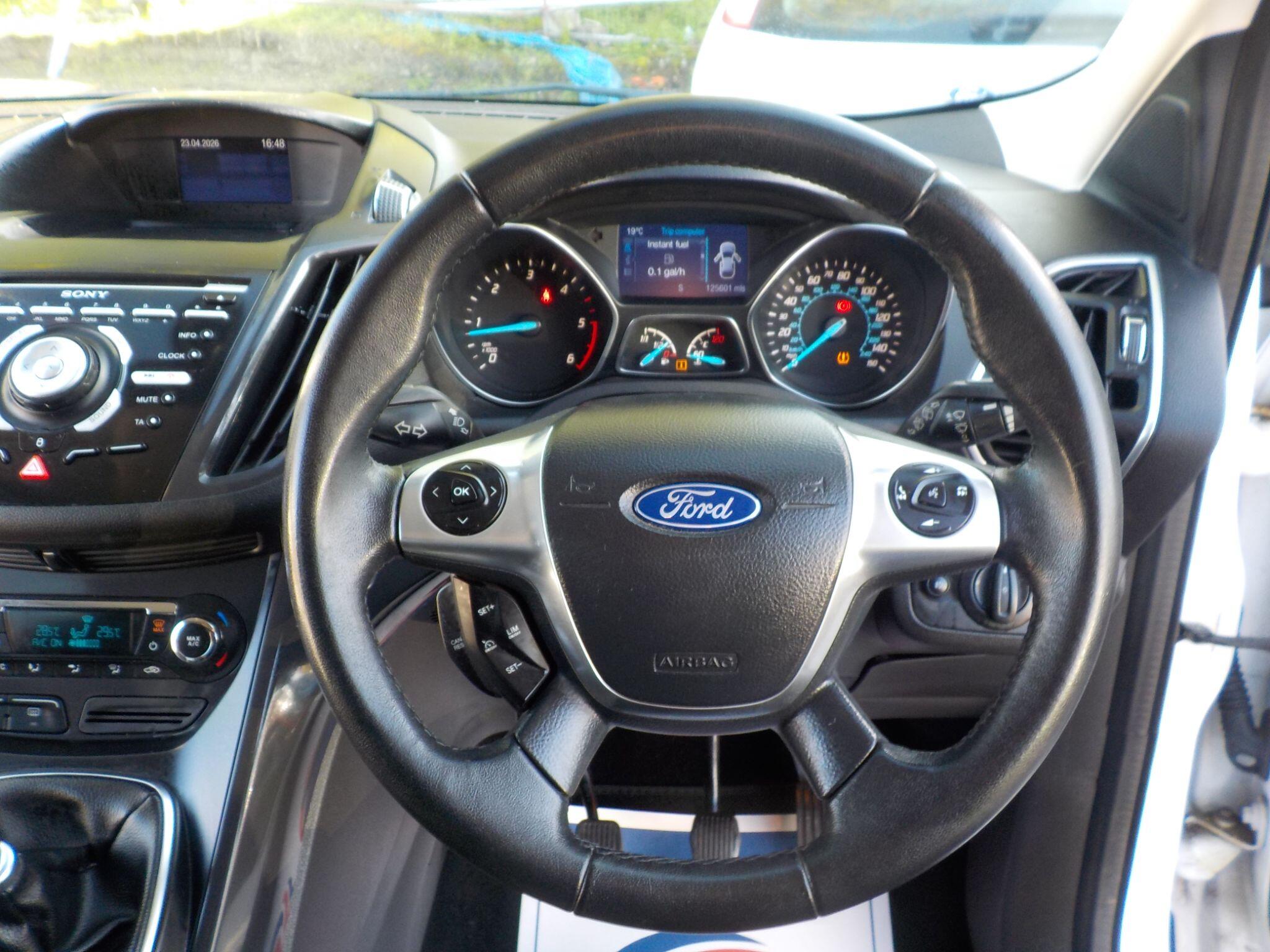 Ford Kuga 2.0 TDCi Titanium 2WD Euro 5 5dr