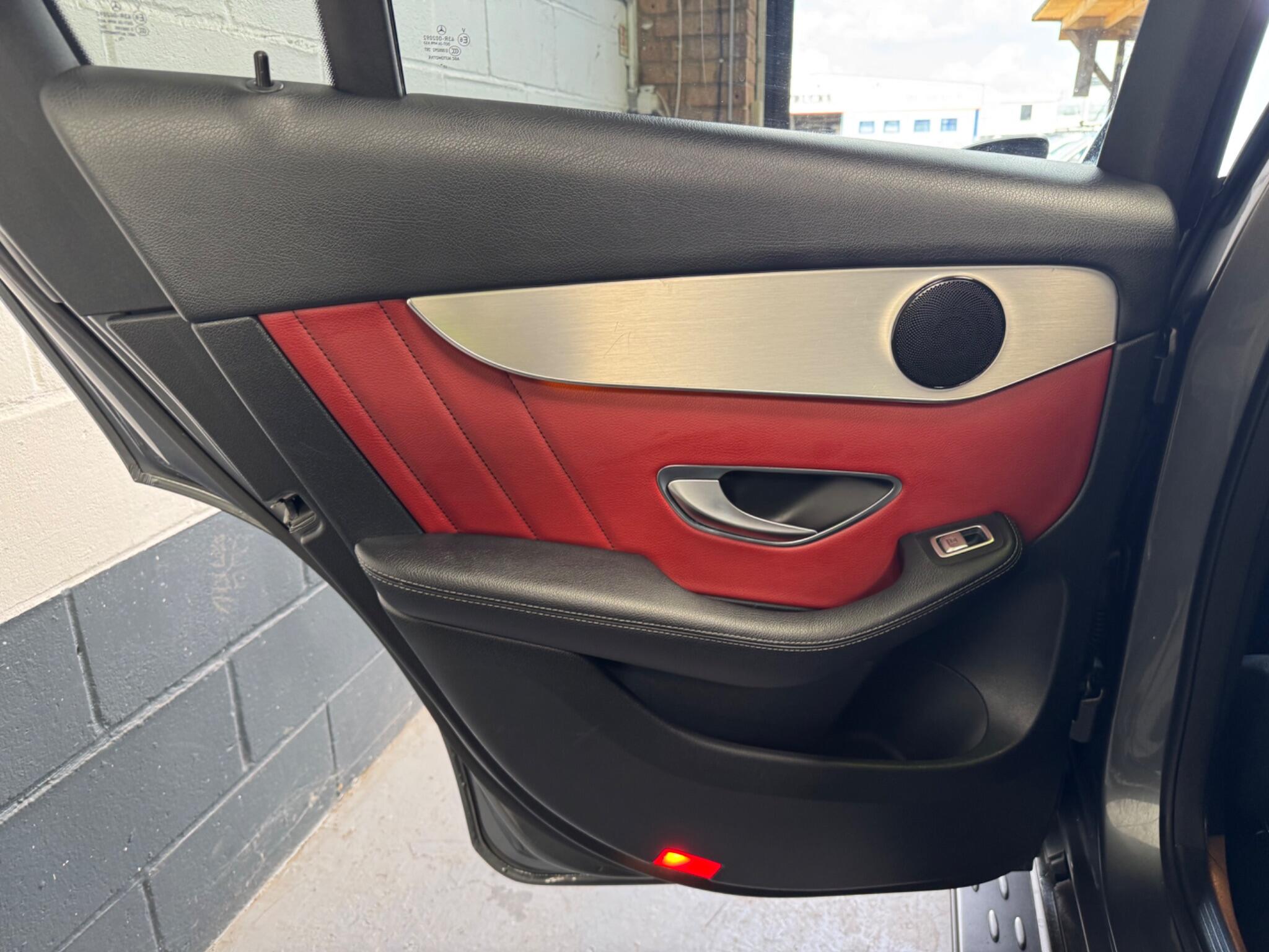 Mercedes-Benz GLC view 35