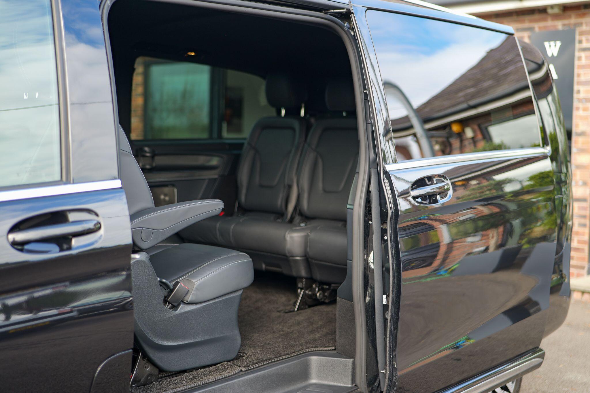 Mercedes-Benz V Class view 37
