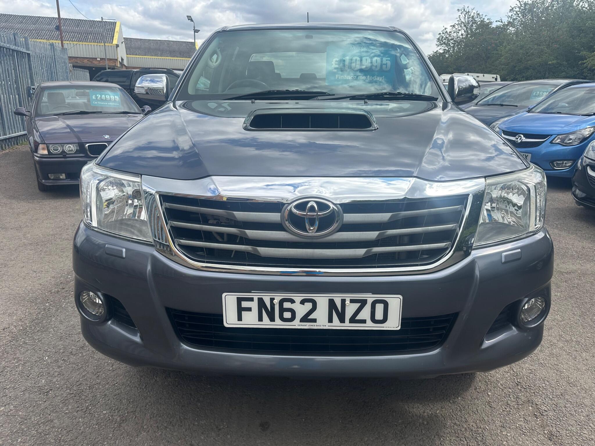 Toyota Hilux view 14