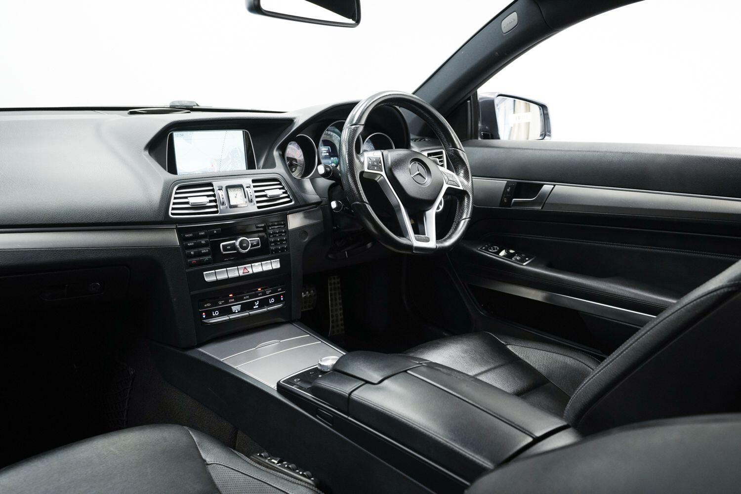 Mercedes-Benz E Class view 24