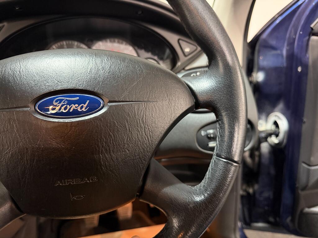 Ford Focus view 24