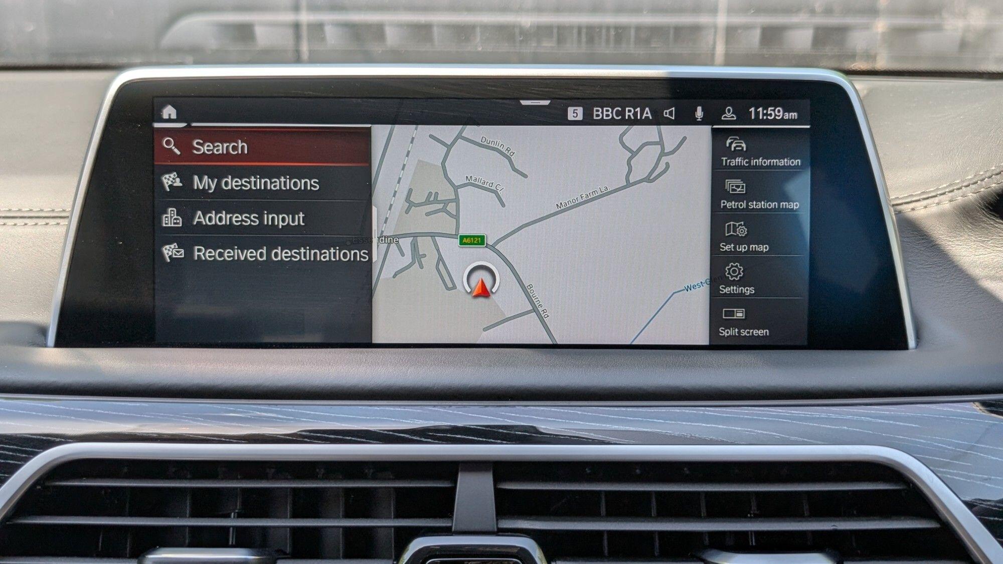 BMW 7 Series view 19