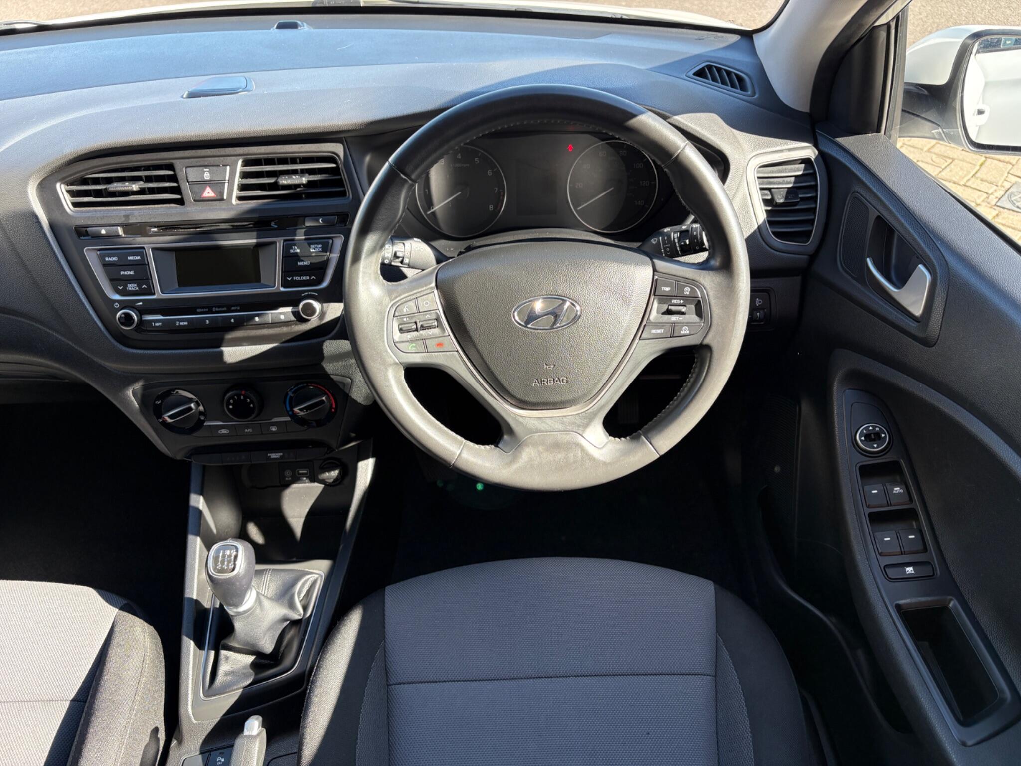 Hyundai i20 view 15