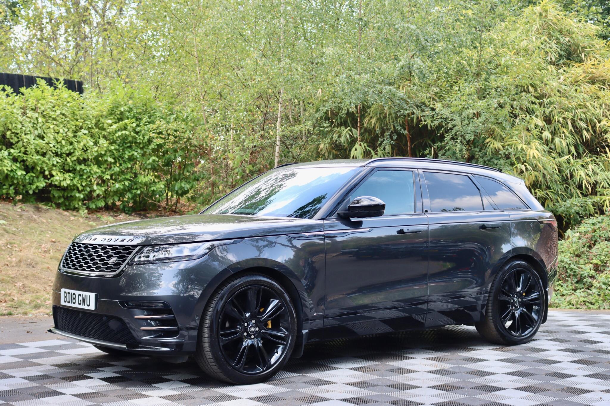 Land Rover Range Rover Velar view 31