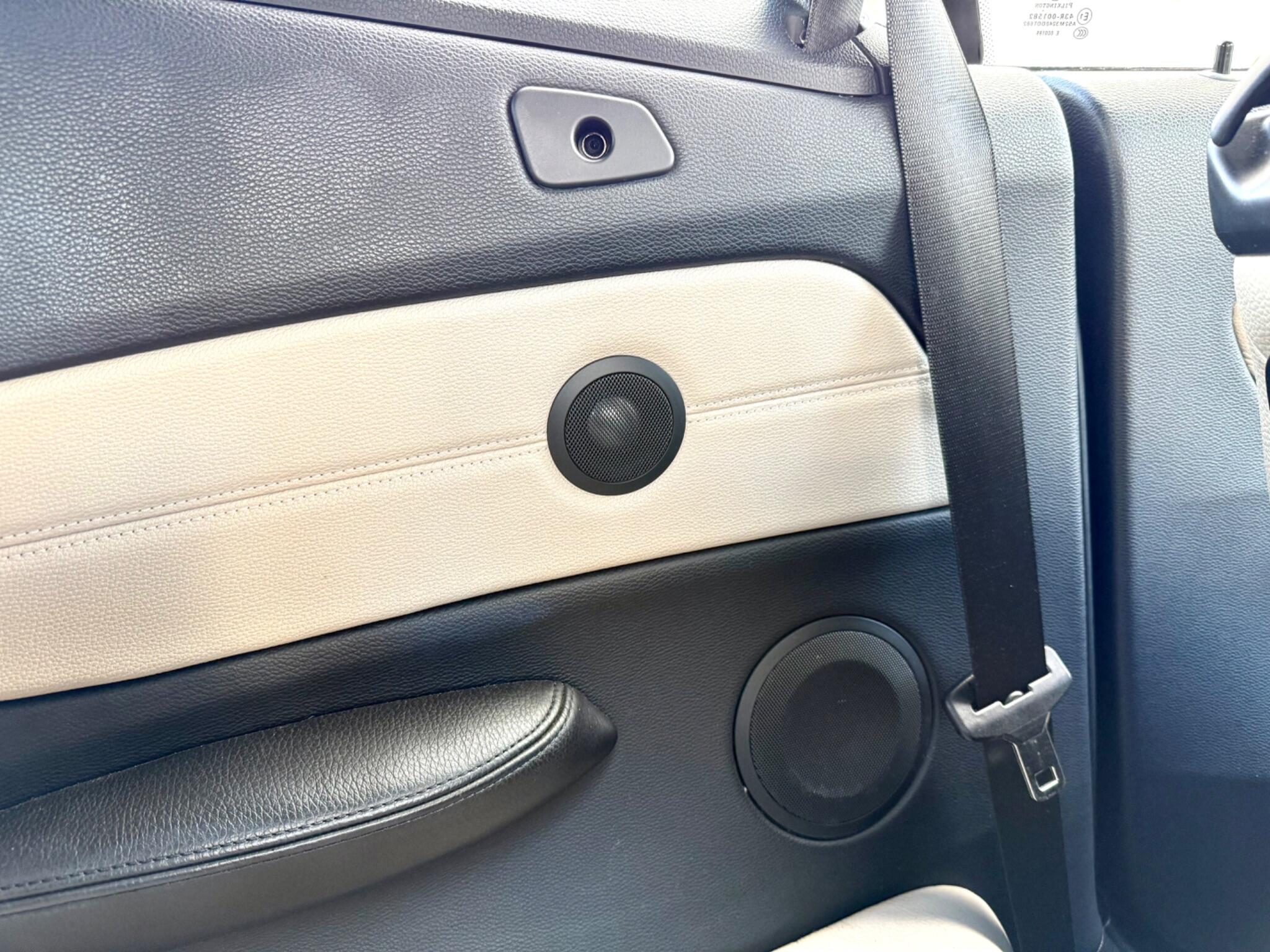 2012 BMW 1 Series image 51