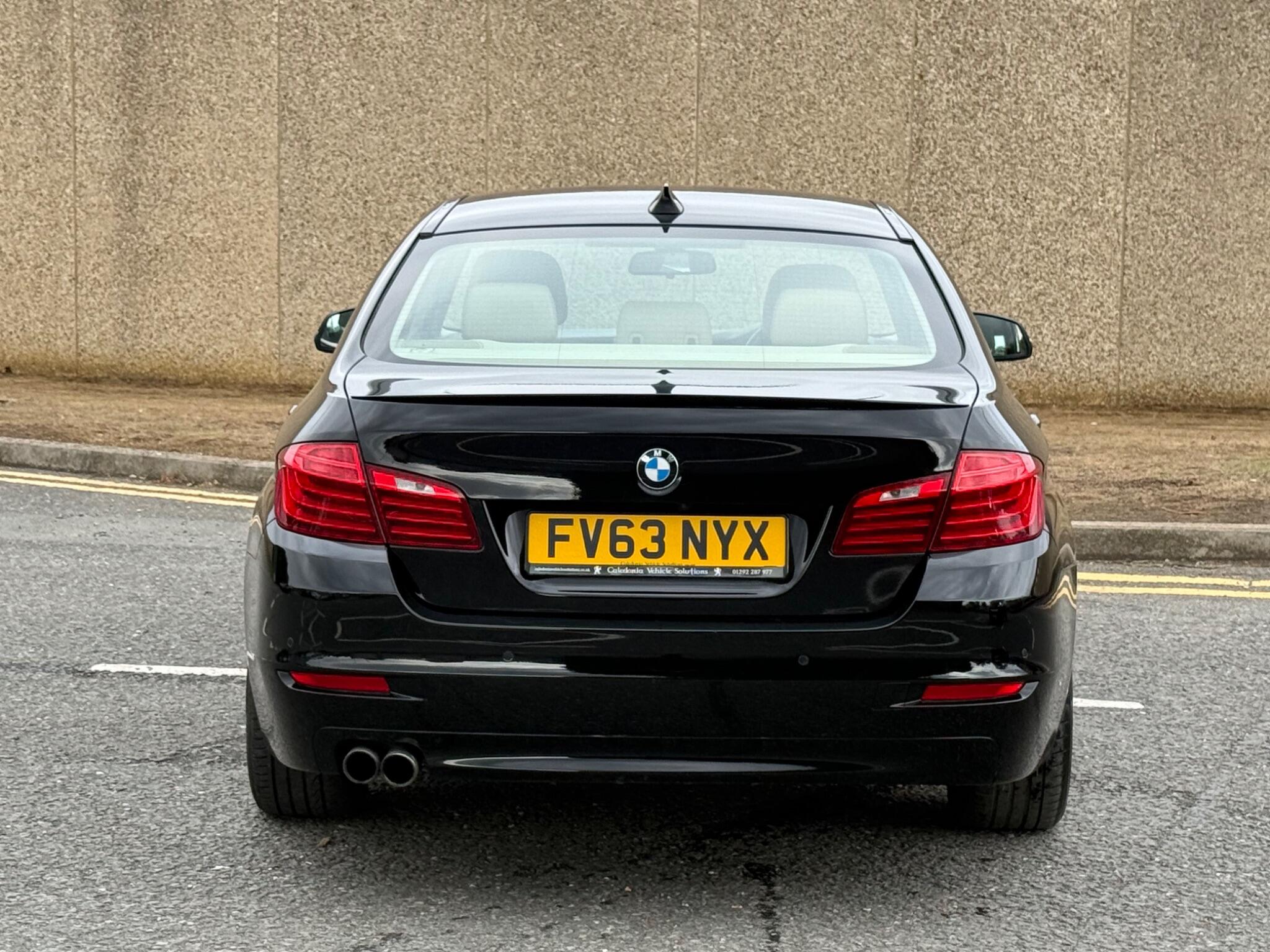 BMW 5 Series view 12