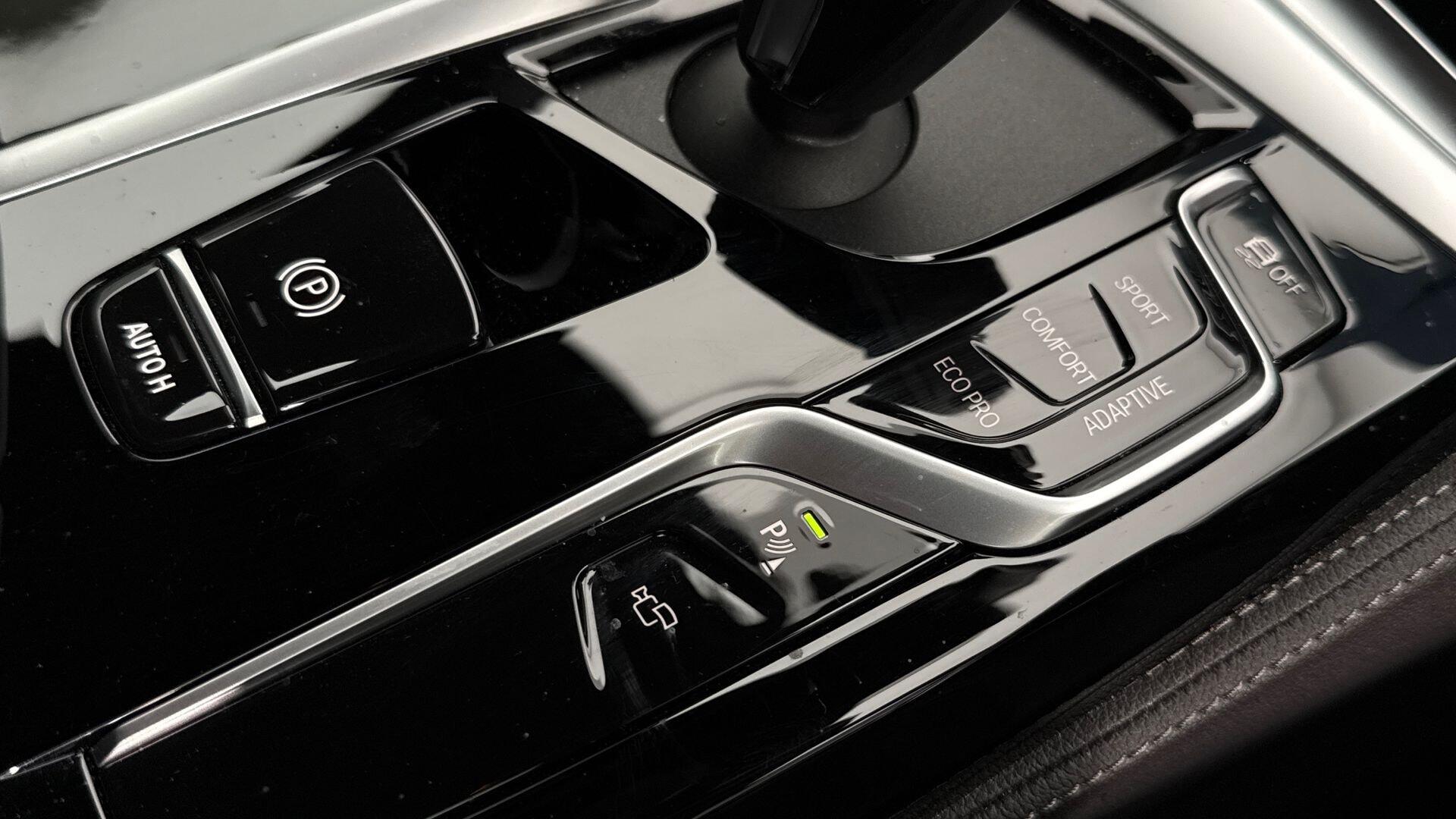 BMW 5 Series view 20