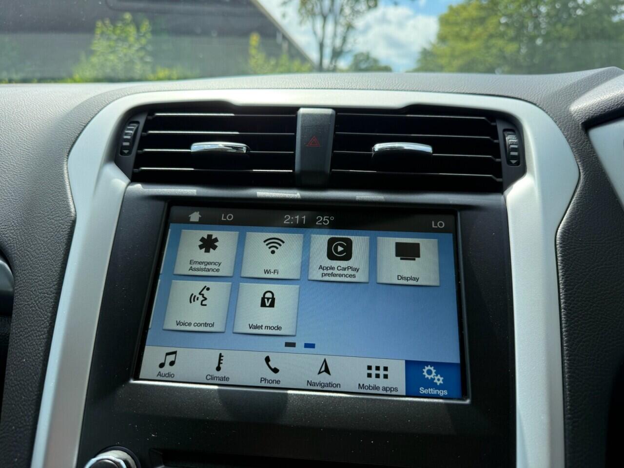 Ford Mondeo view 22