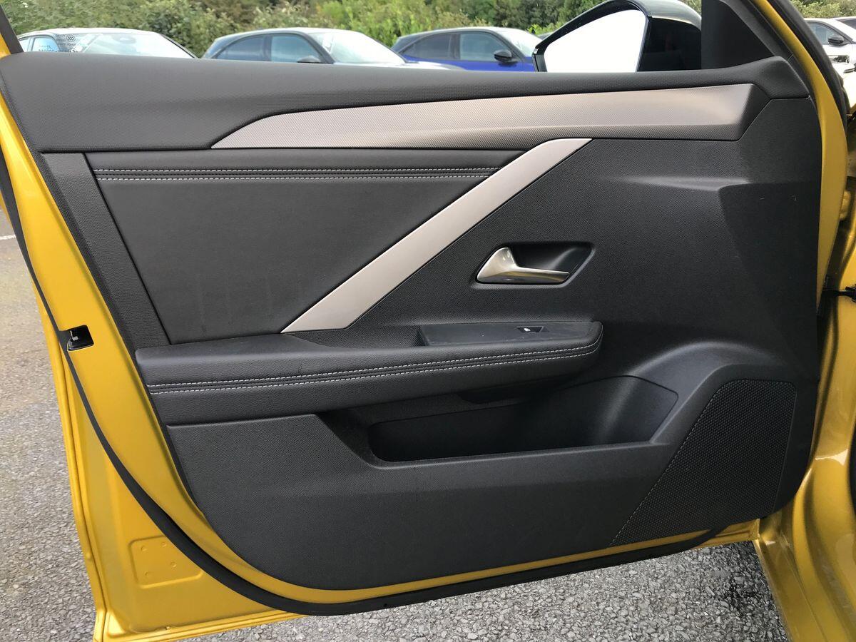 Vauxhall Astra view 18