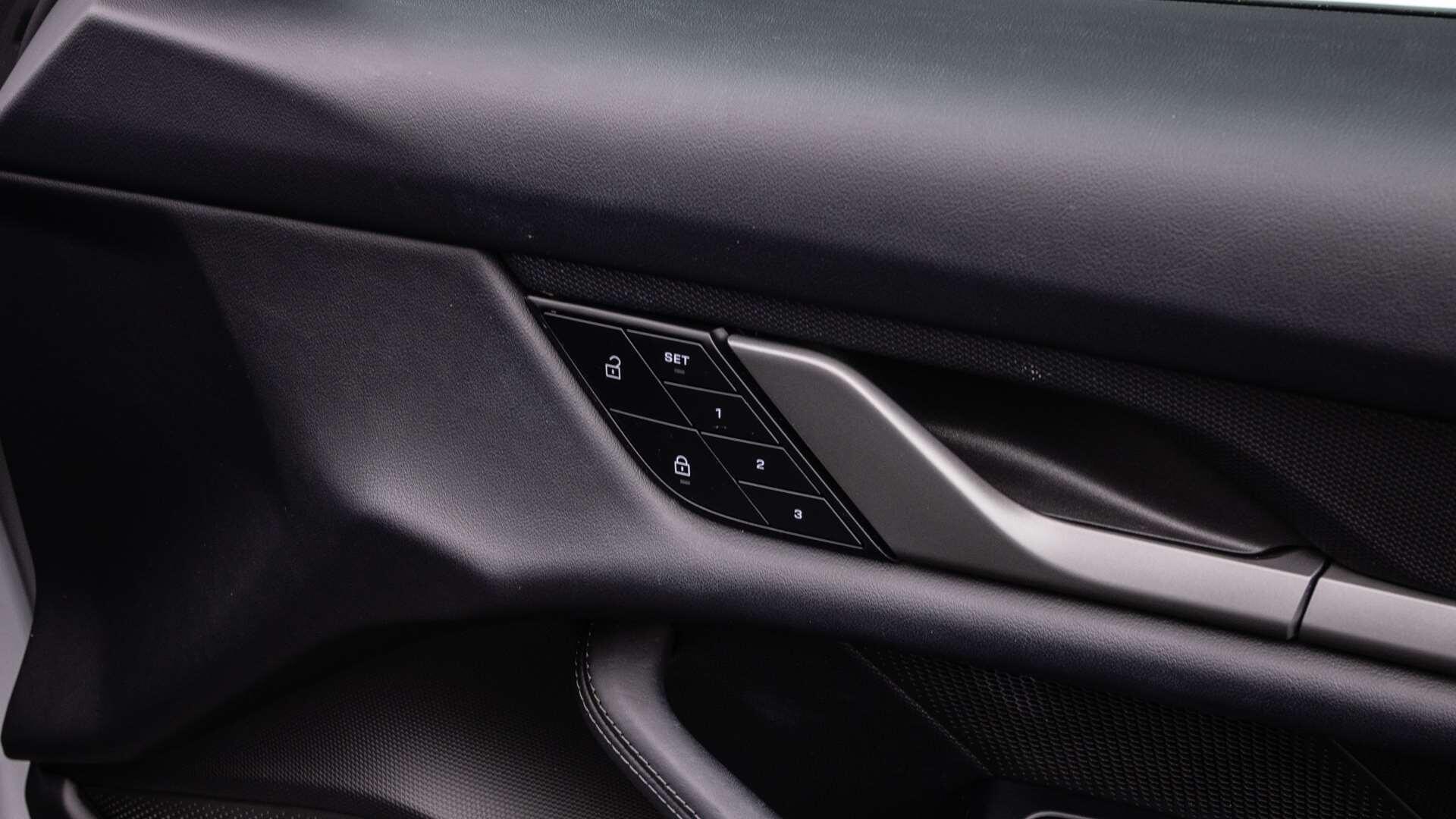 Porsche Taycan view 18