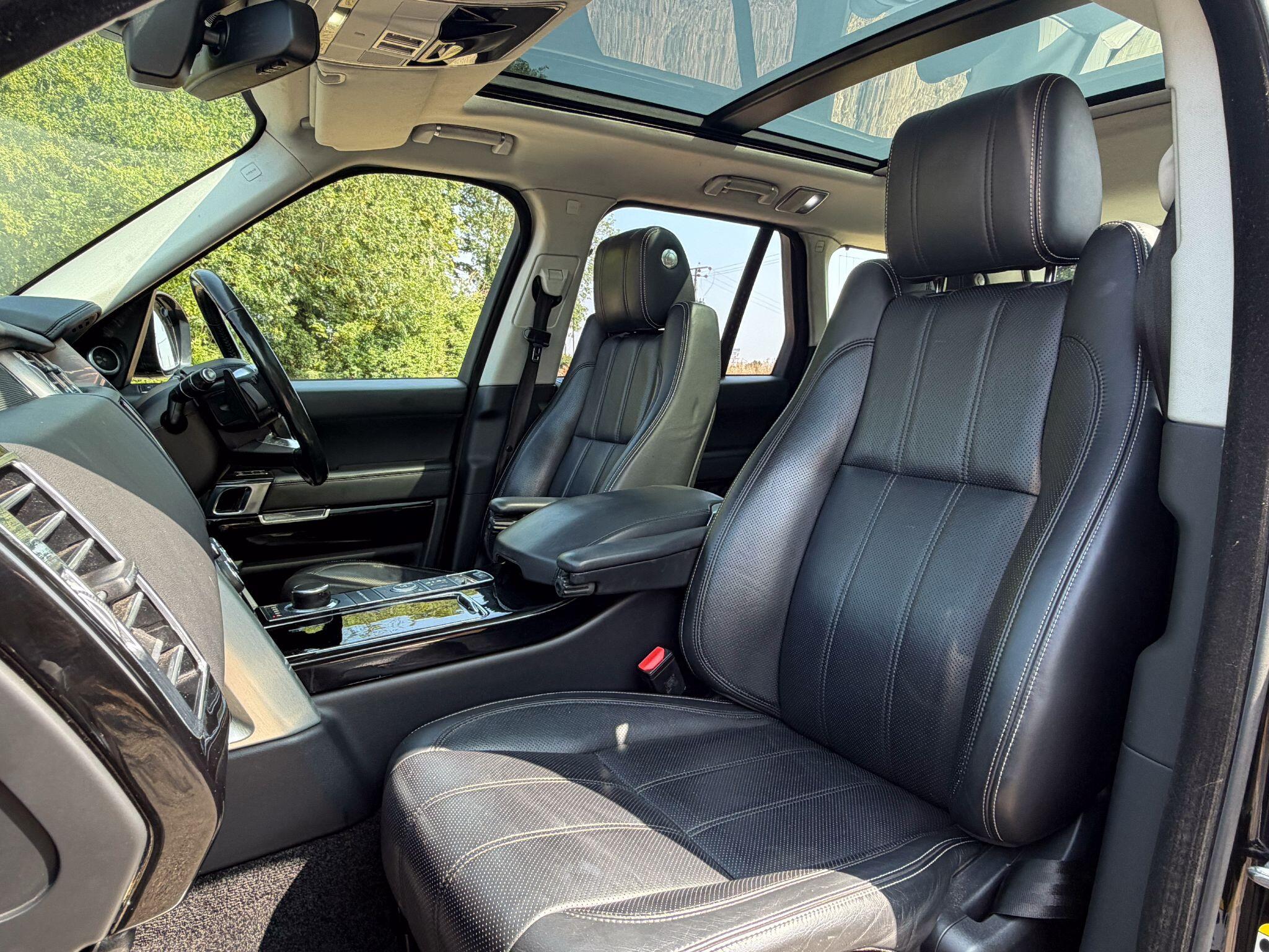 Land Rover Range Rover view 13