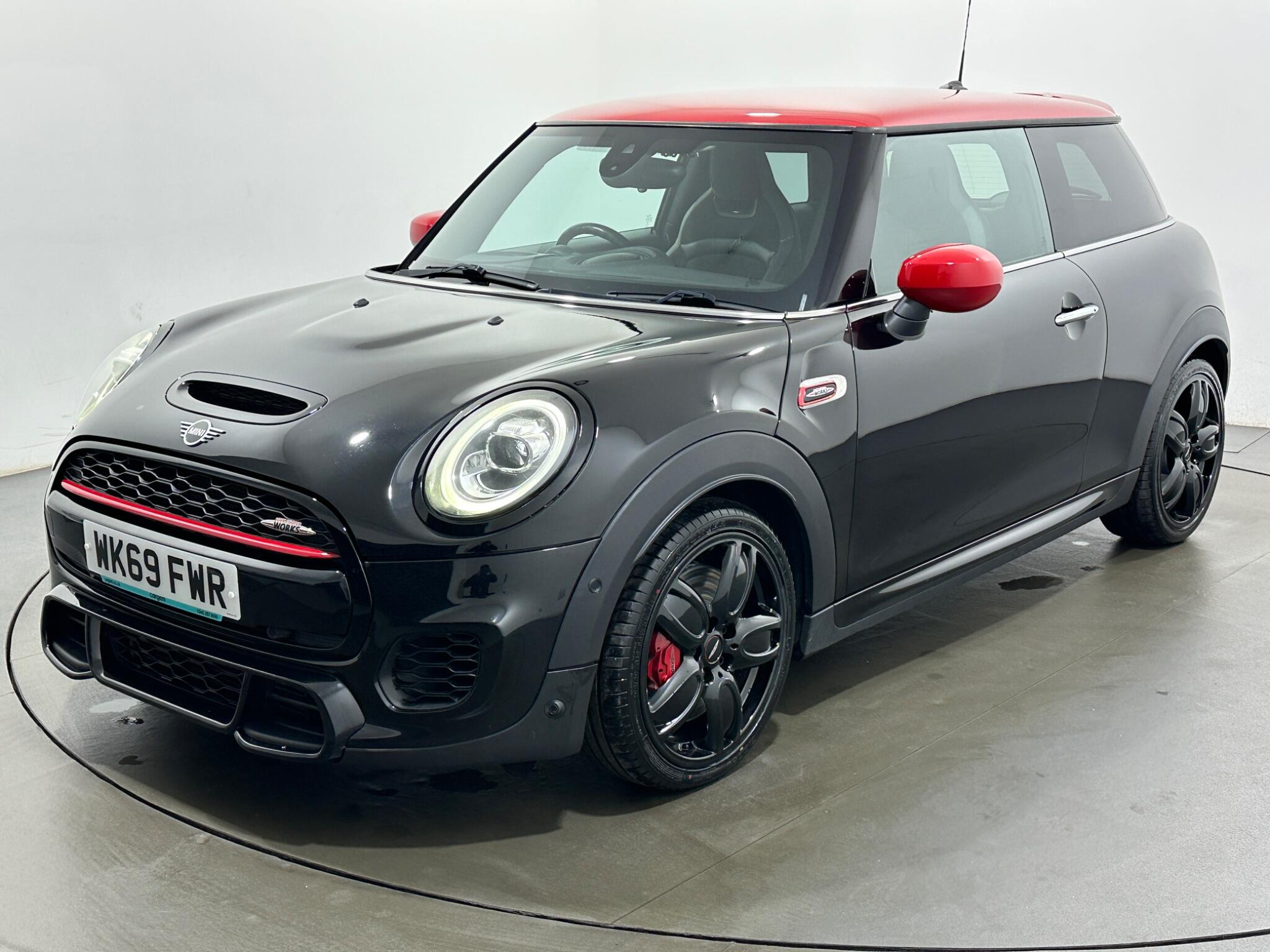 Mini Hatch view 50