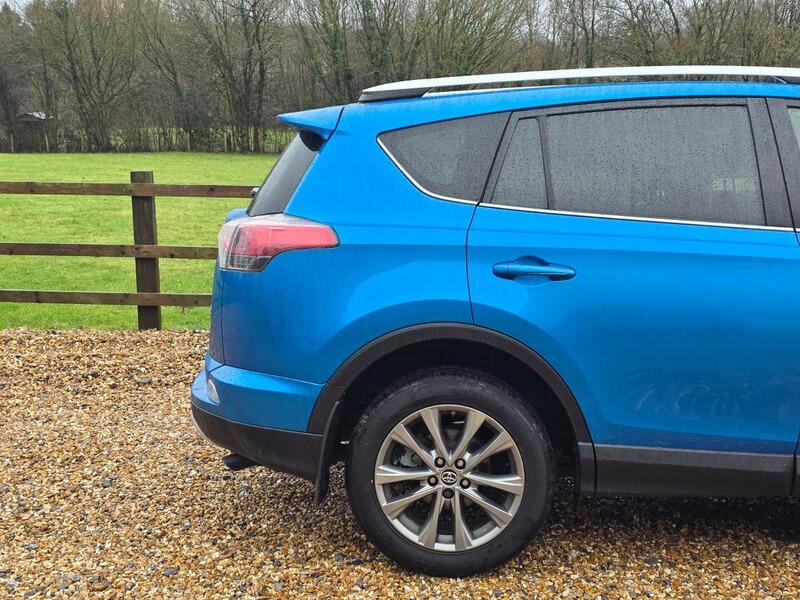 2016 Toyota RAV4 image 7