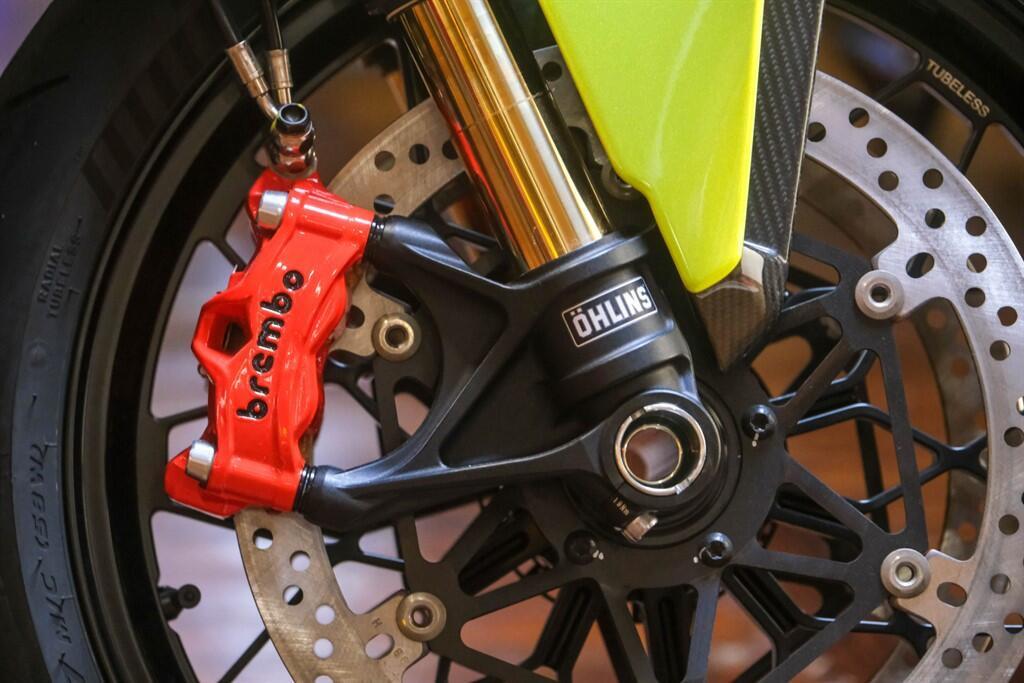 Ducati Streetfighter V4 view 14