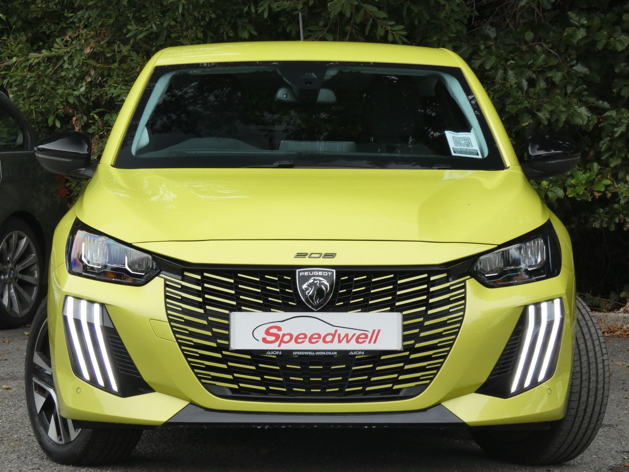 Peugeot E-208 view 5