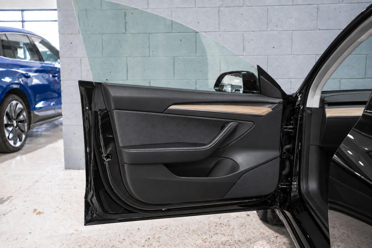 Tesla Model 3 view 7