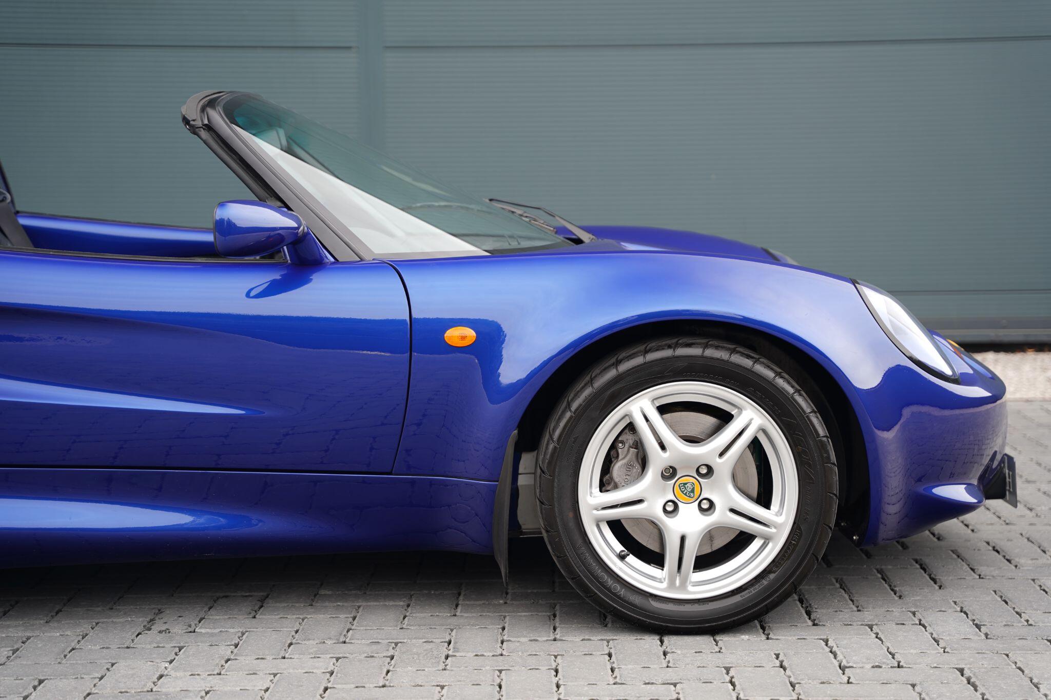 Lotus Elise view 24