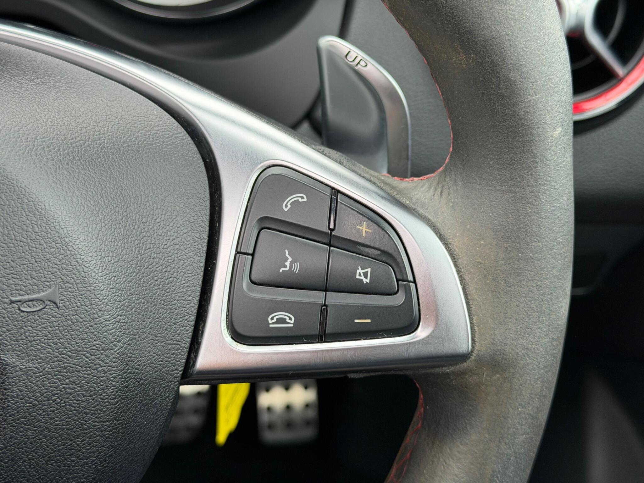 Mercedes-Benz Cla view 27