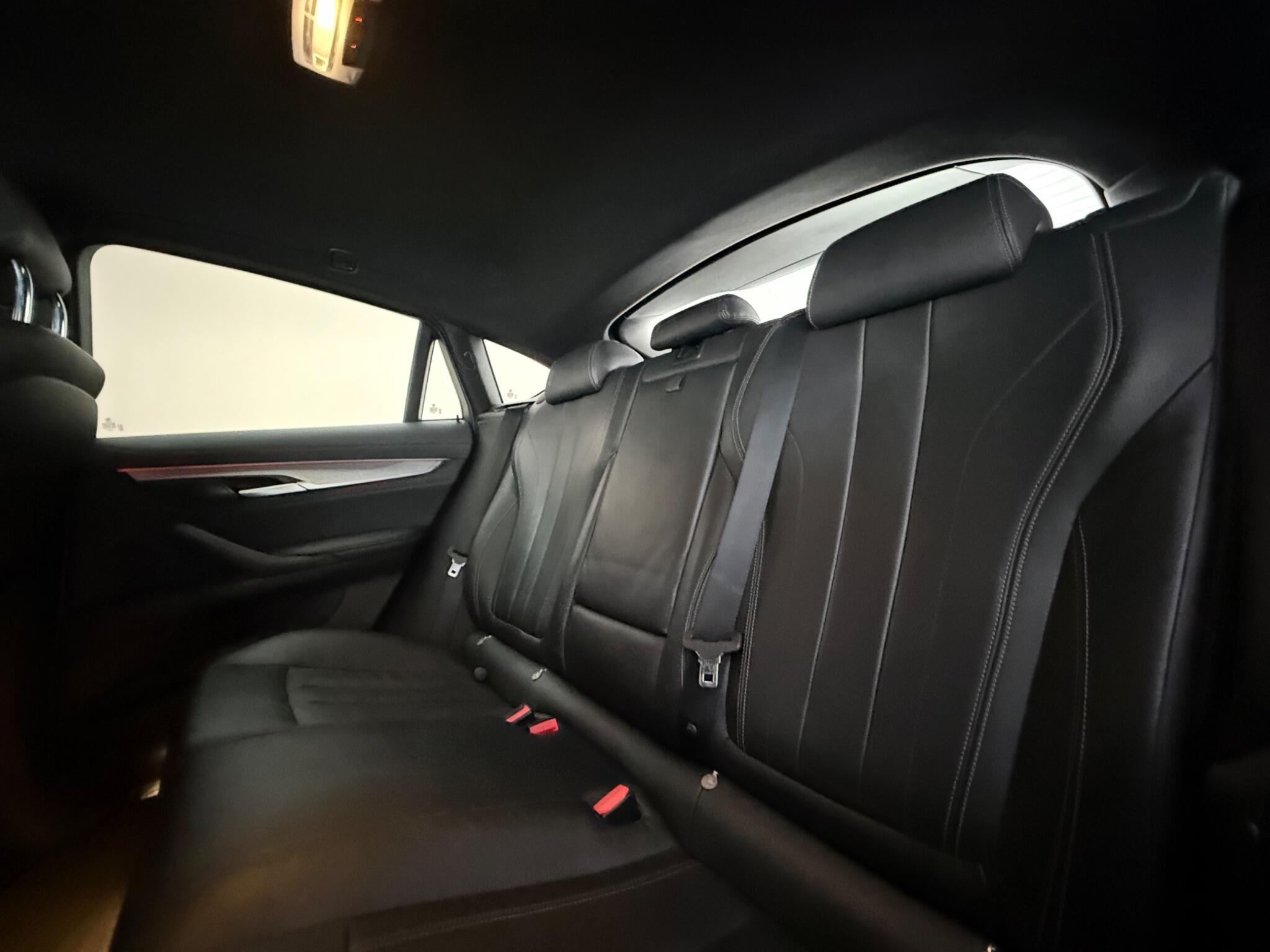 BMW X6 view 35