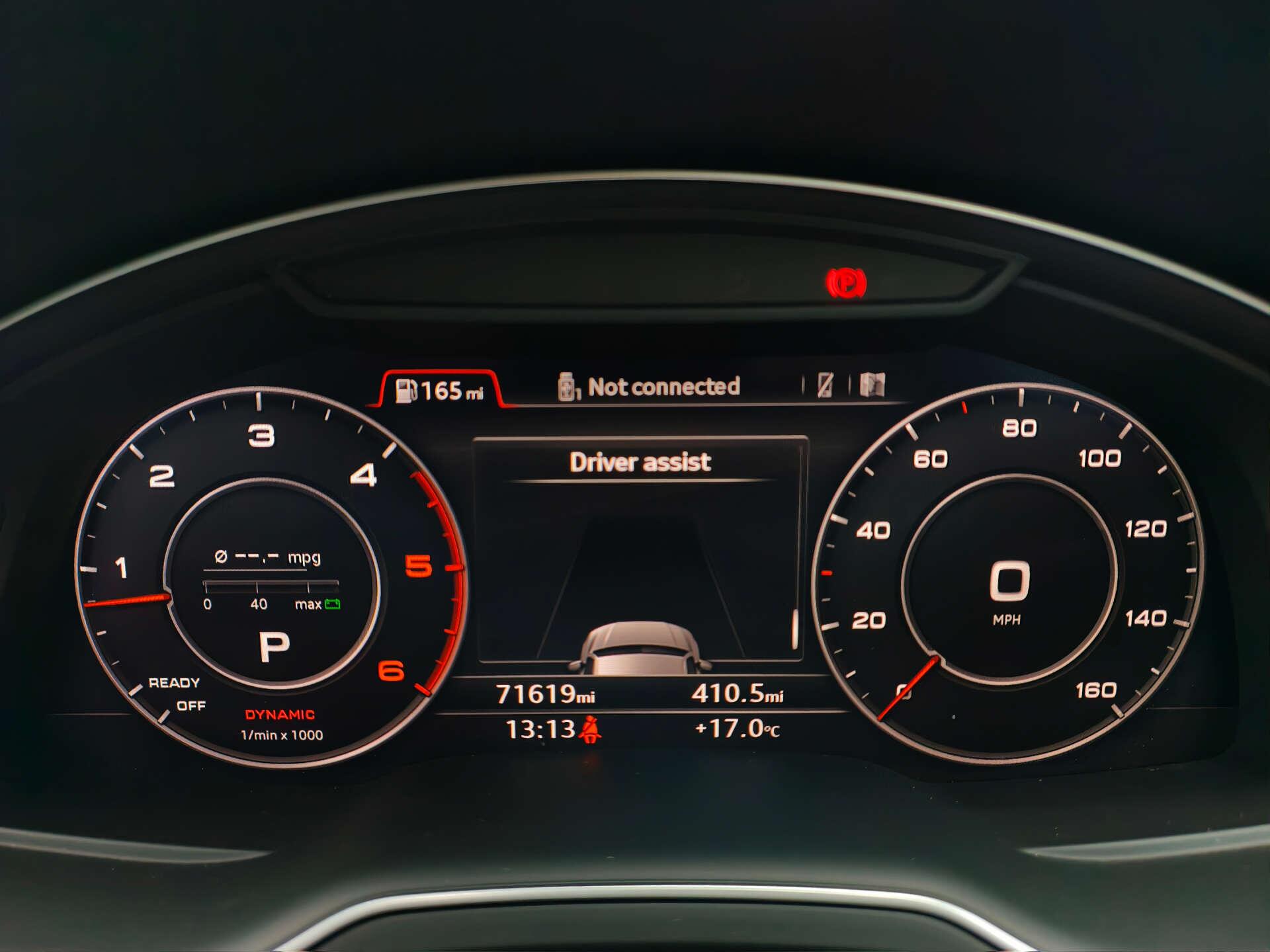 Audi Q7 view 30