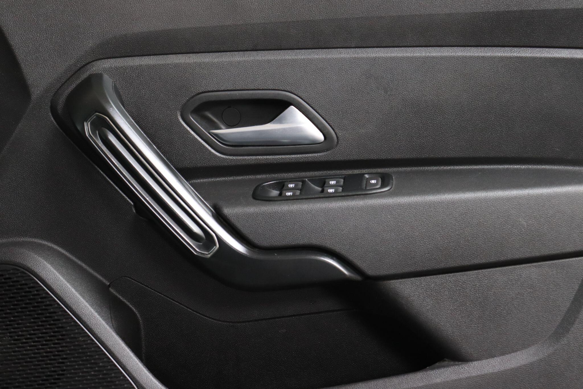 Dacia Duster view 36