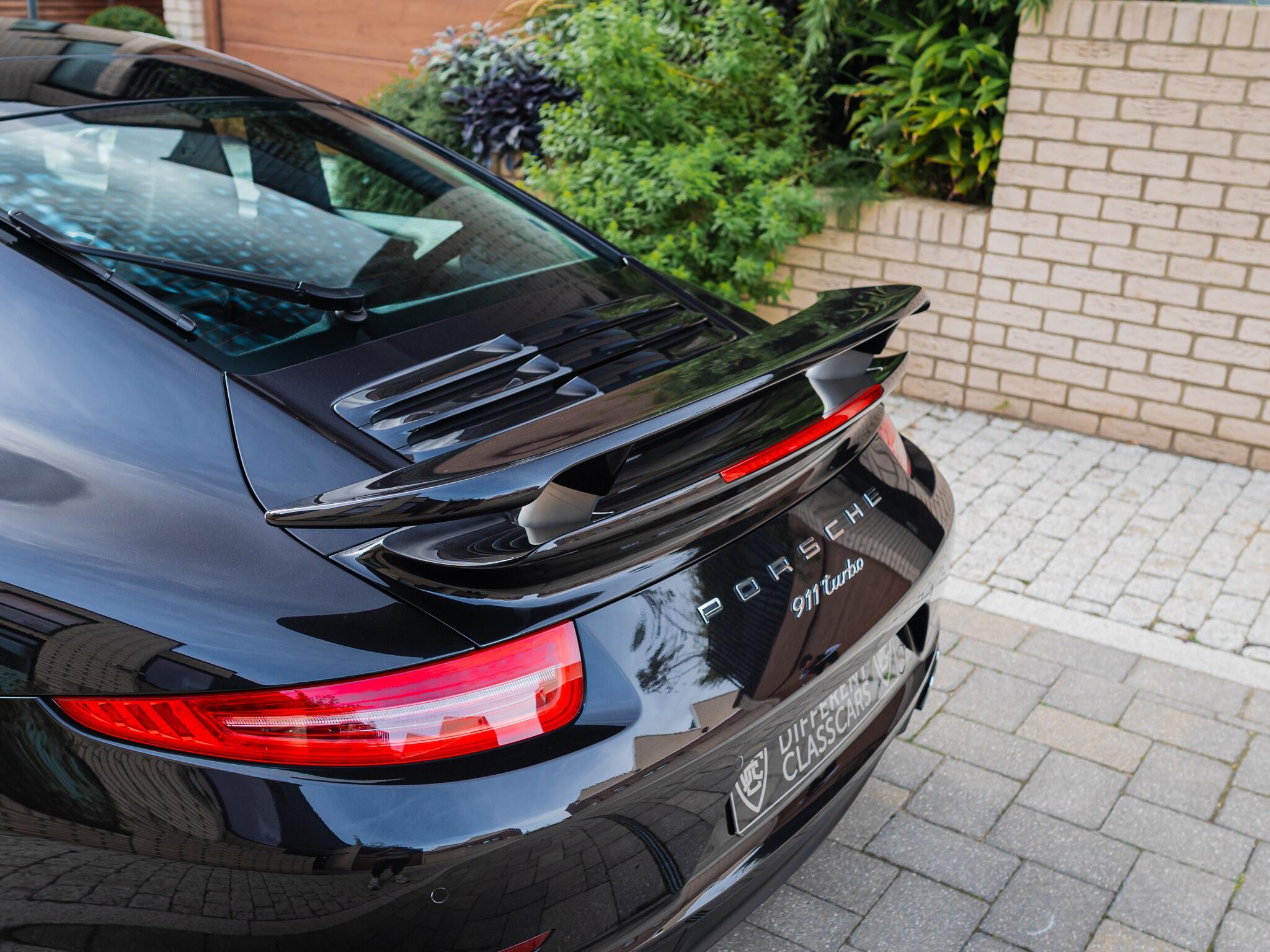 Porsche 911 view 55