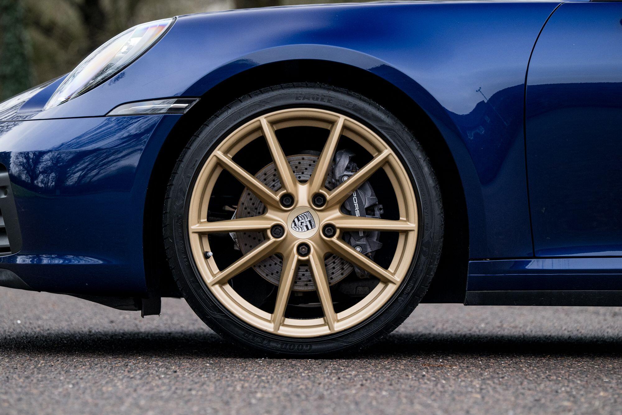 Porsche 911 view 25
