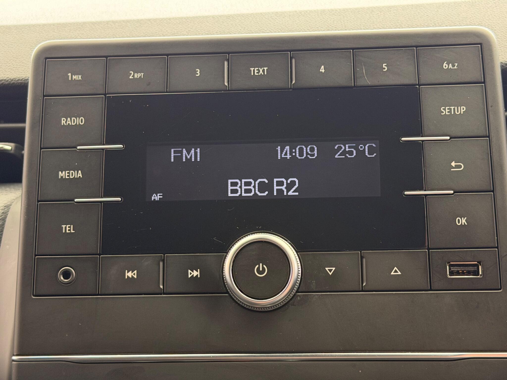 Renault Clio view 22