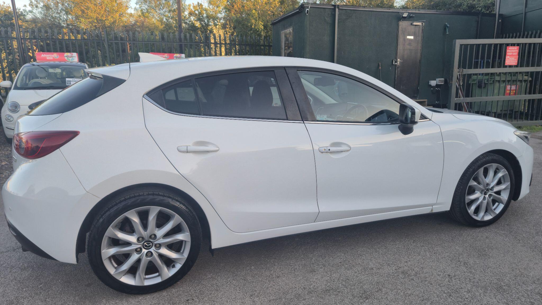 Mazda Mazda3 view 14