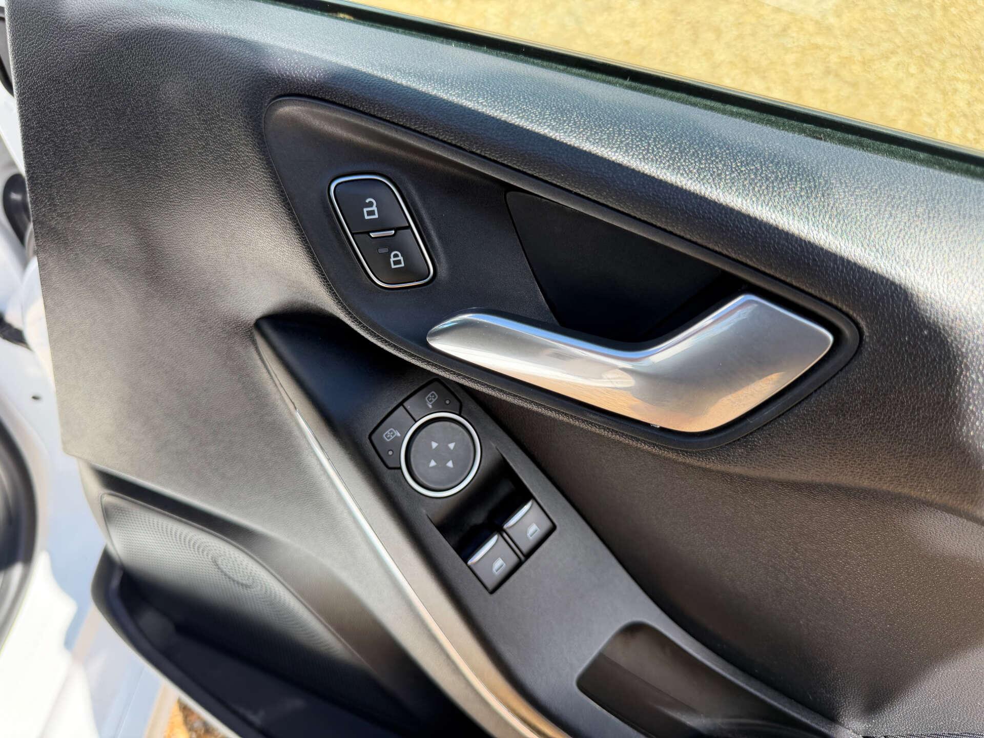 Ford Fiesta view 19