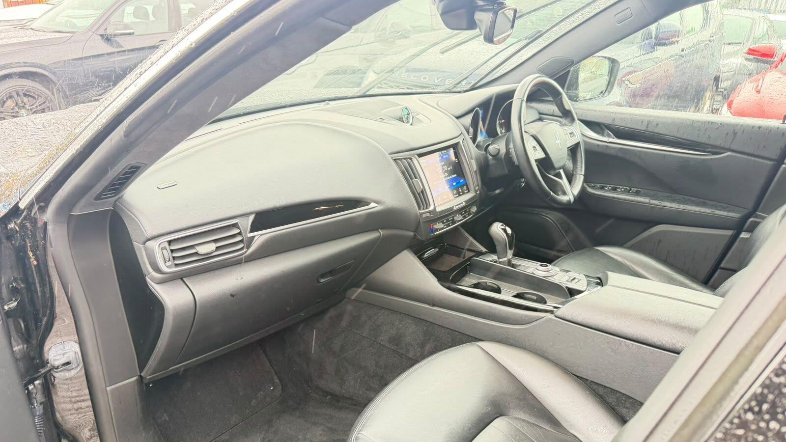 Maserati Levante view 19