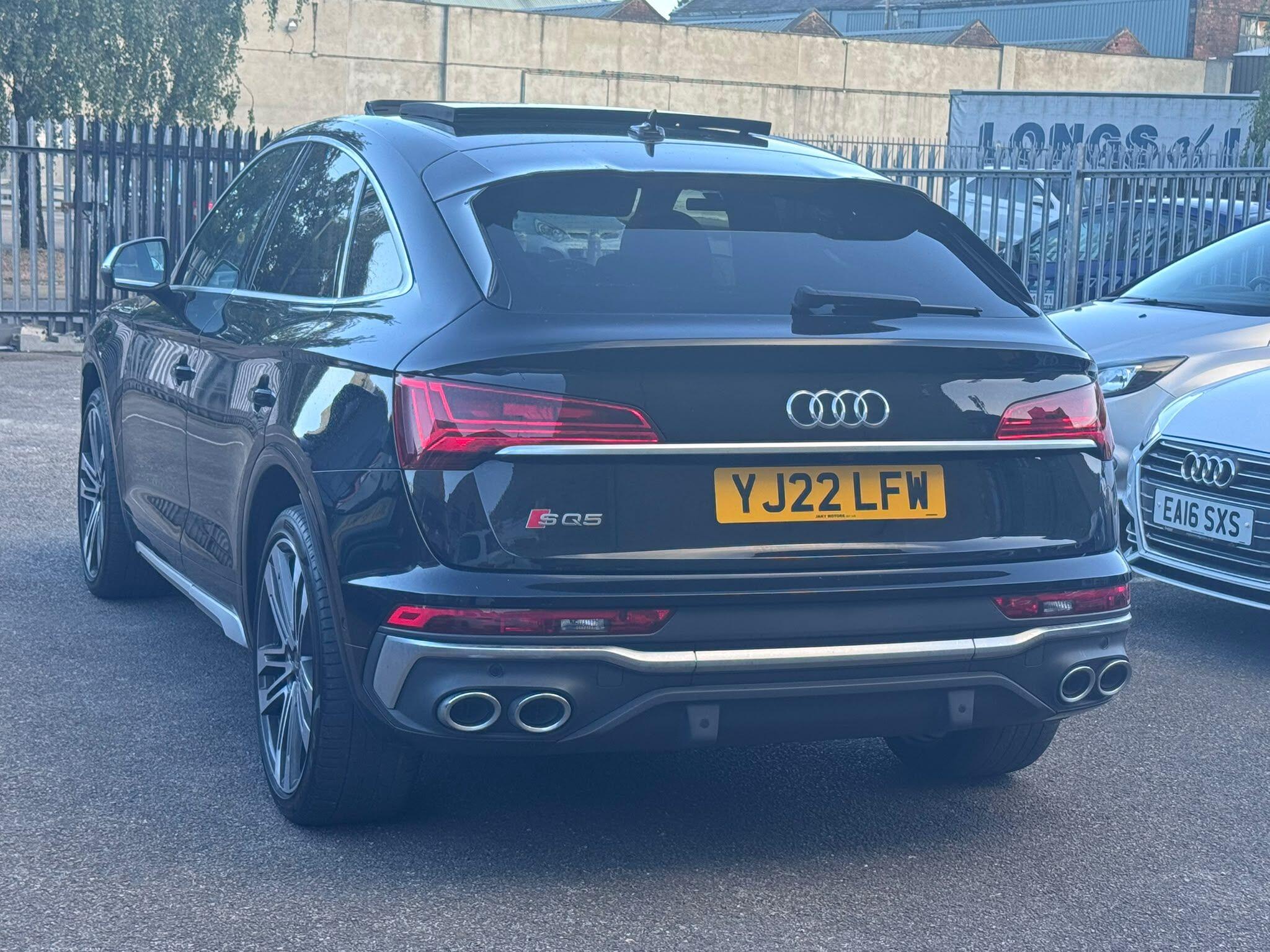 Audi SQ5 view 9