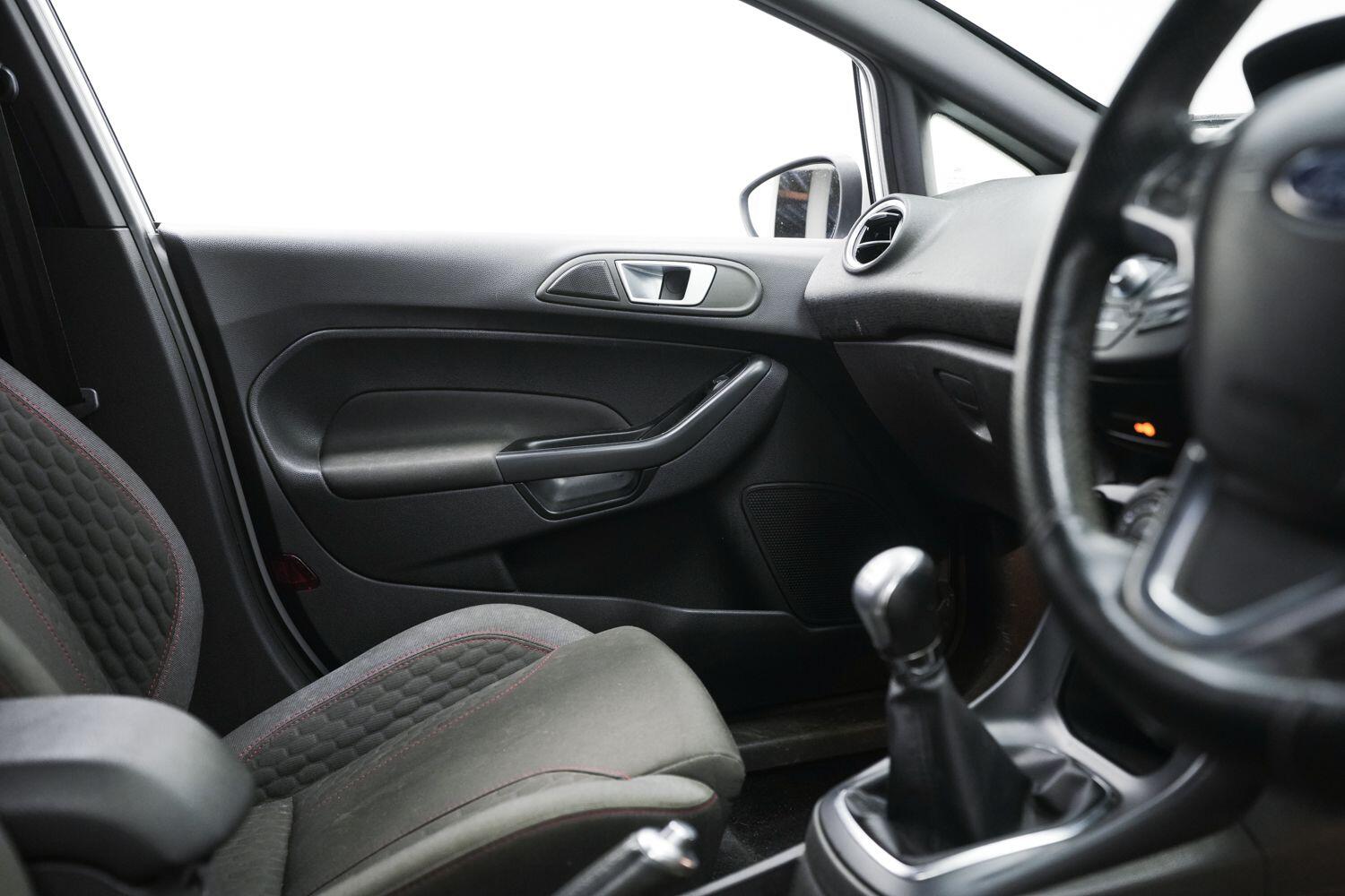 Ford Fiesta view 15