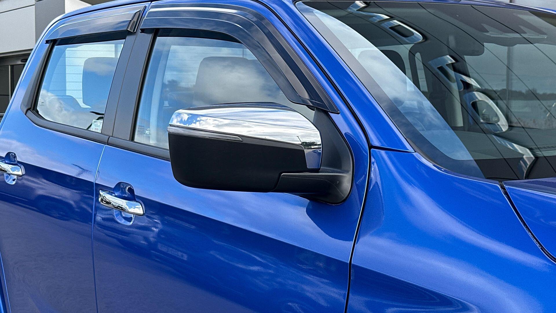 Isuzu D-Max view 20