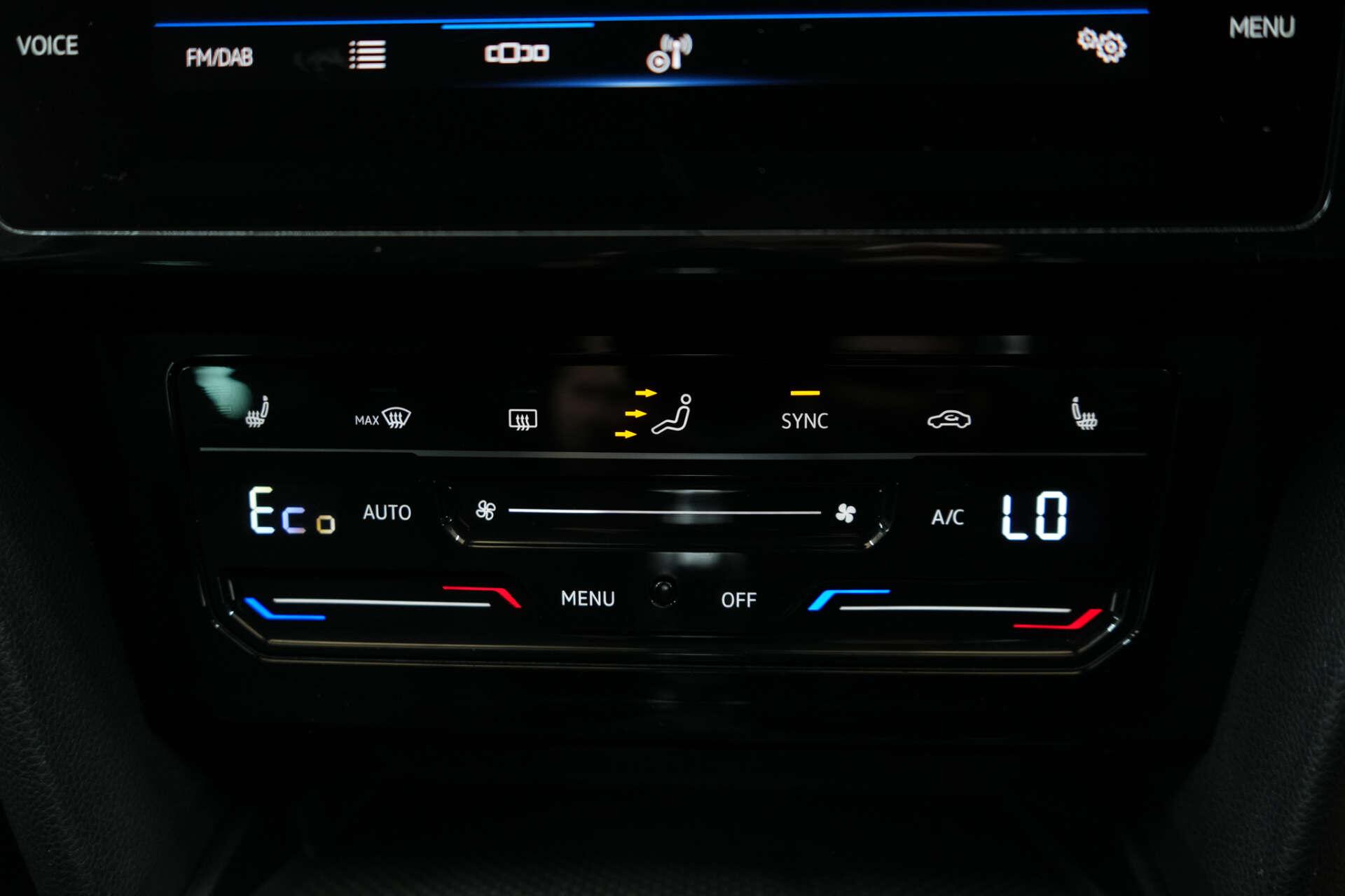 Volkswagen Passat view 28
