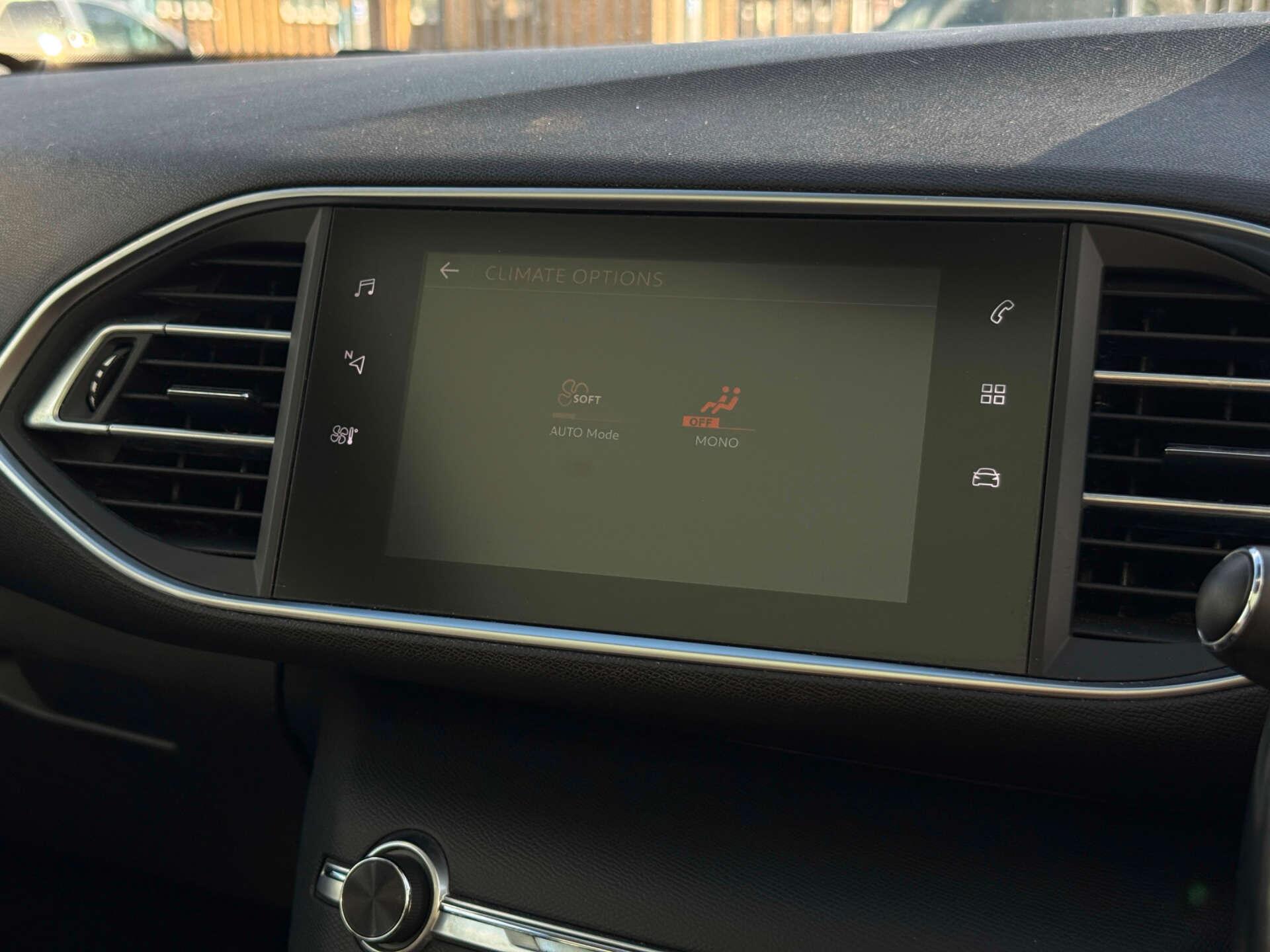Peugeot 308 view 64