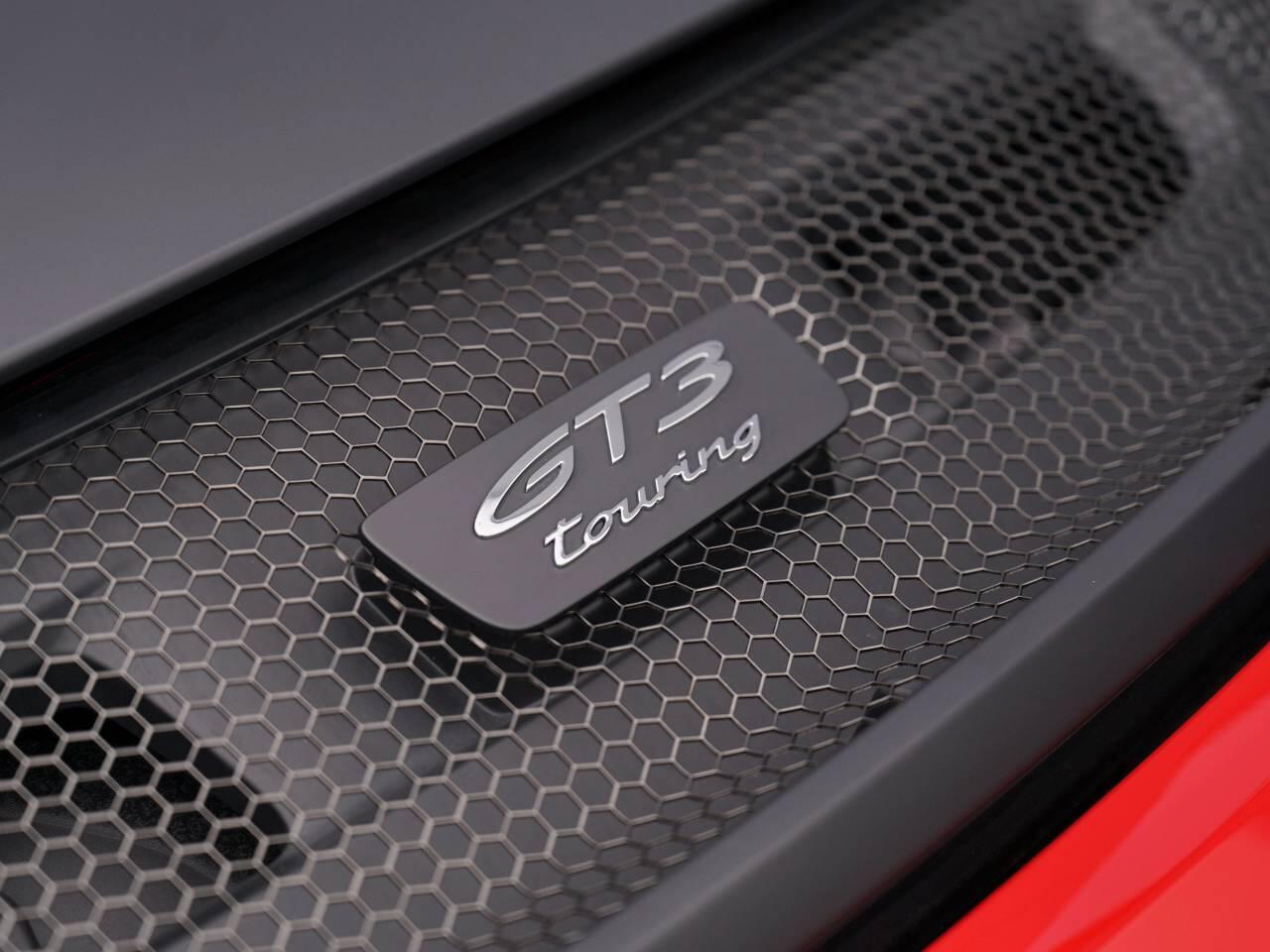 Porsche 911 view 66
