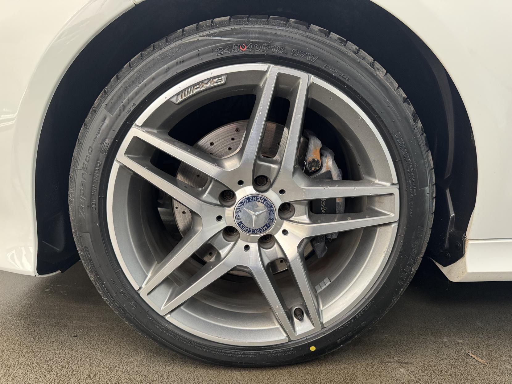 Mercedes-Benz E Class view 51