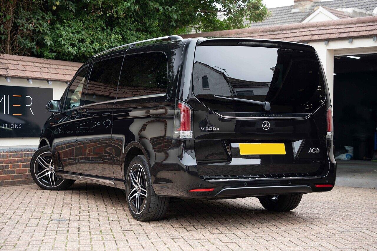 Mercedes-Benz V-Class view 4