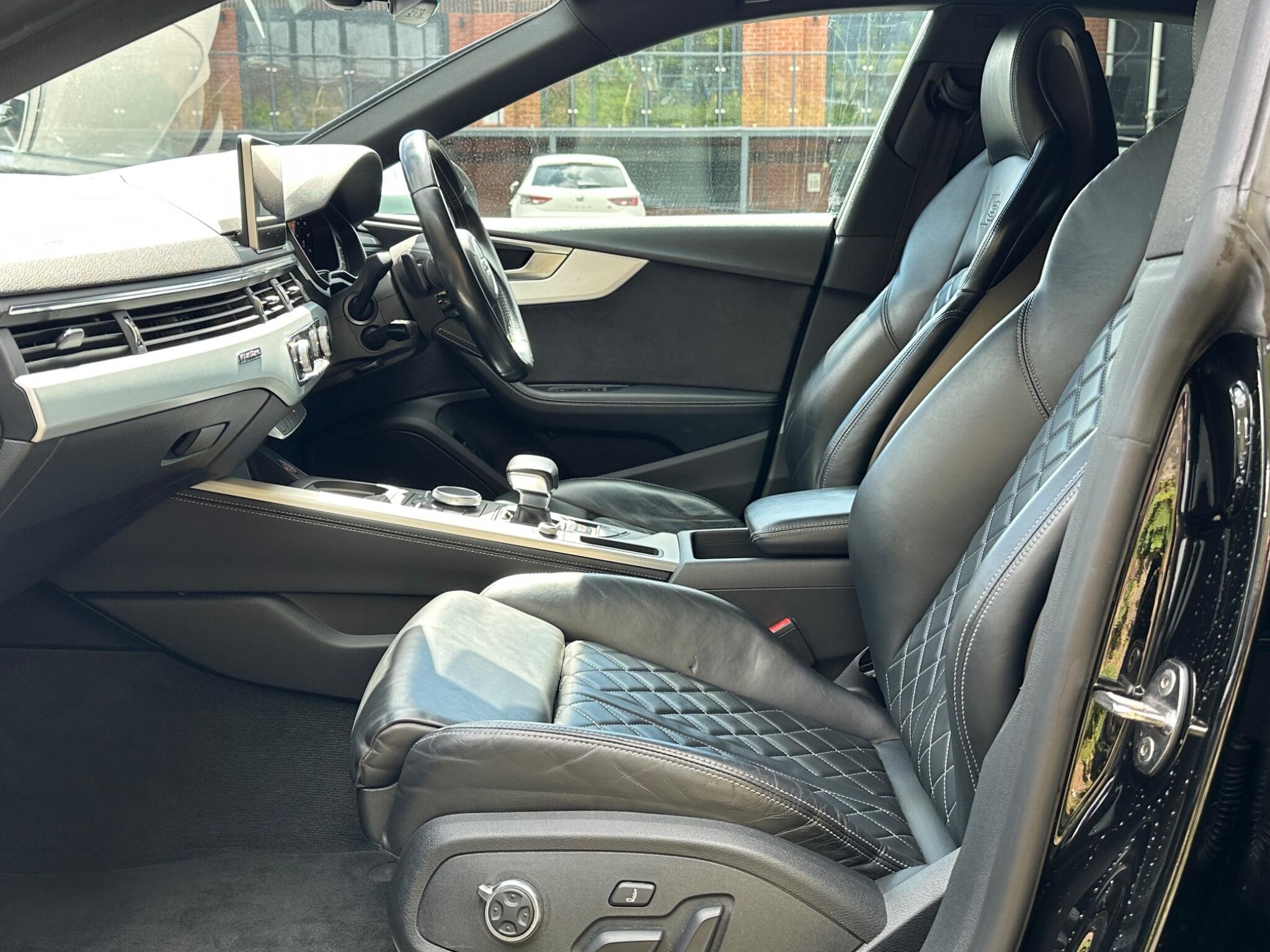 Audi S5 view 9