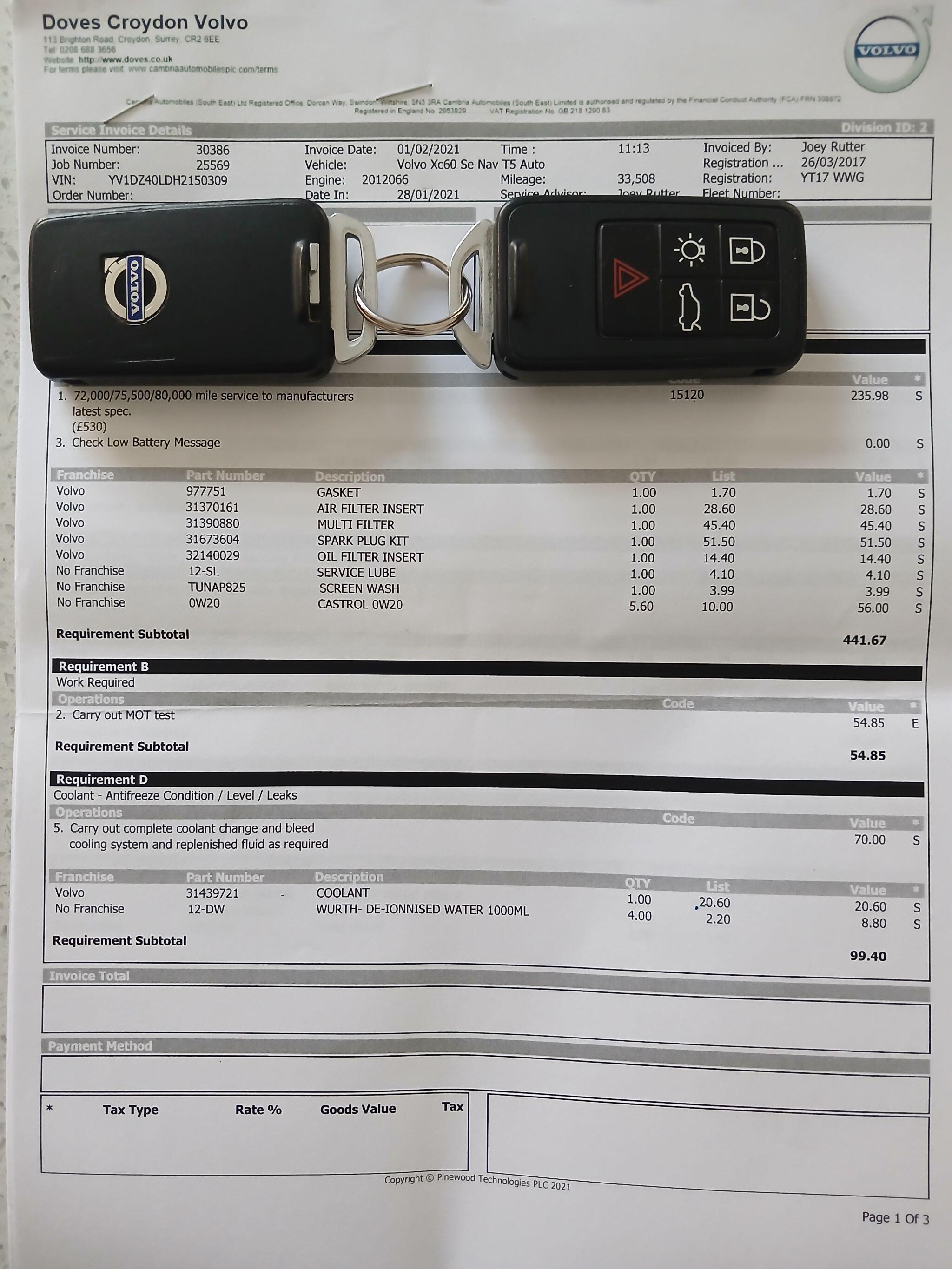 2017 Volvo XC60 image 17