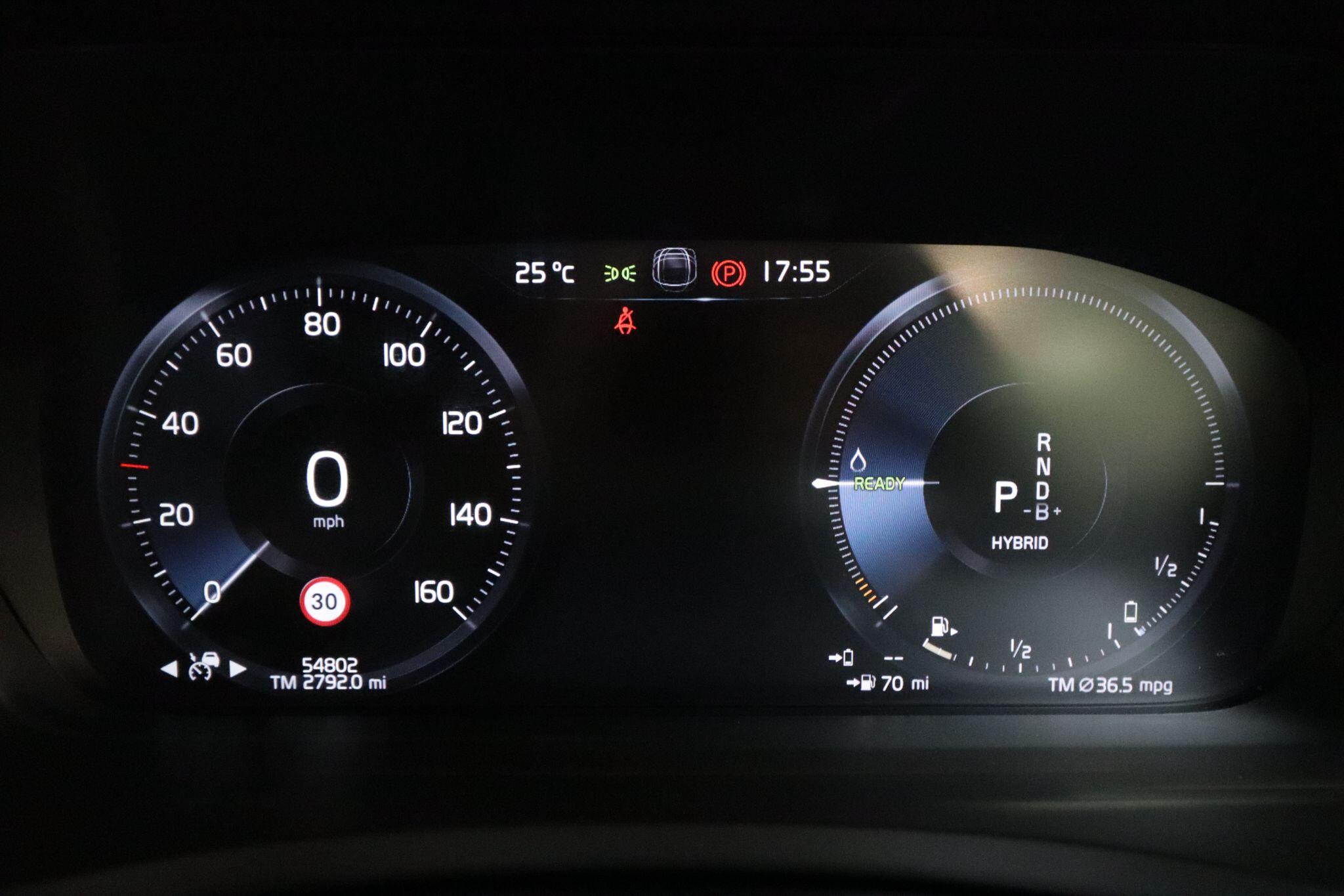 Volvo XC90 view 37